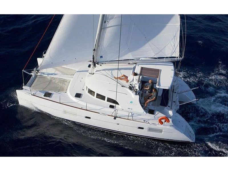 Lagoon 380 — photo 1