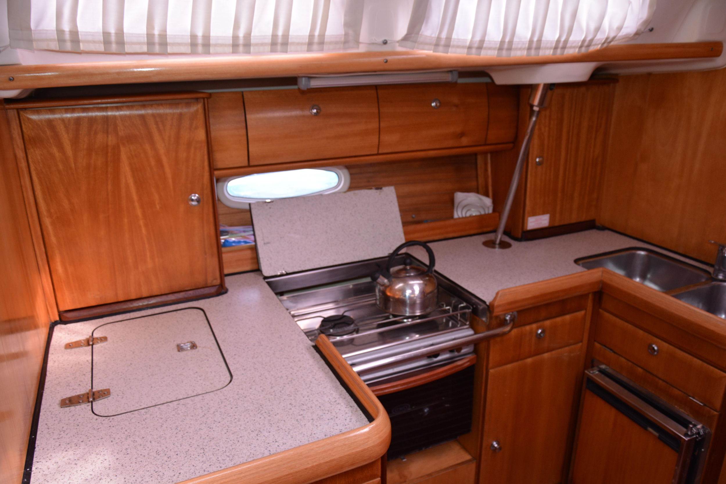 Bavaria 46 — photo 13