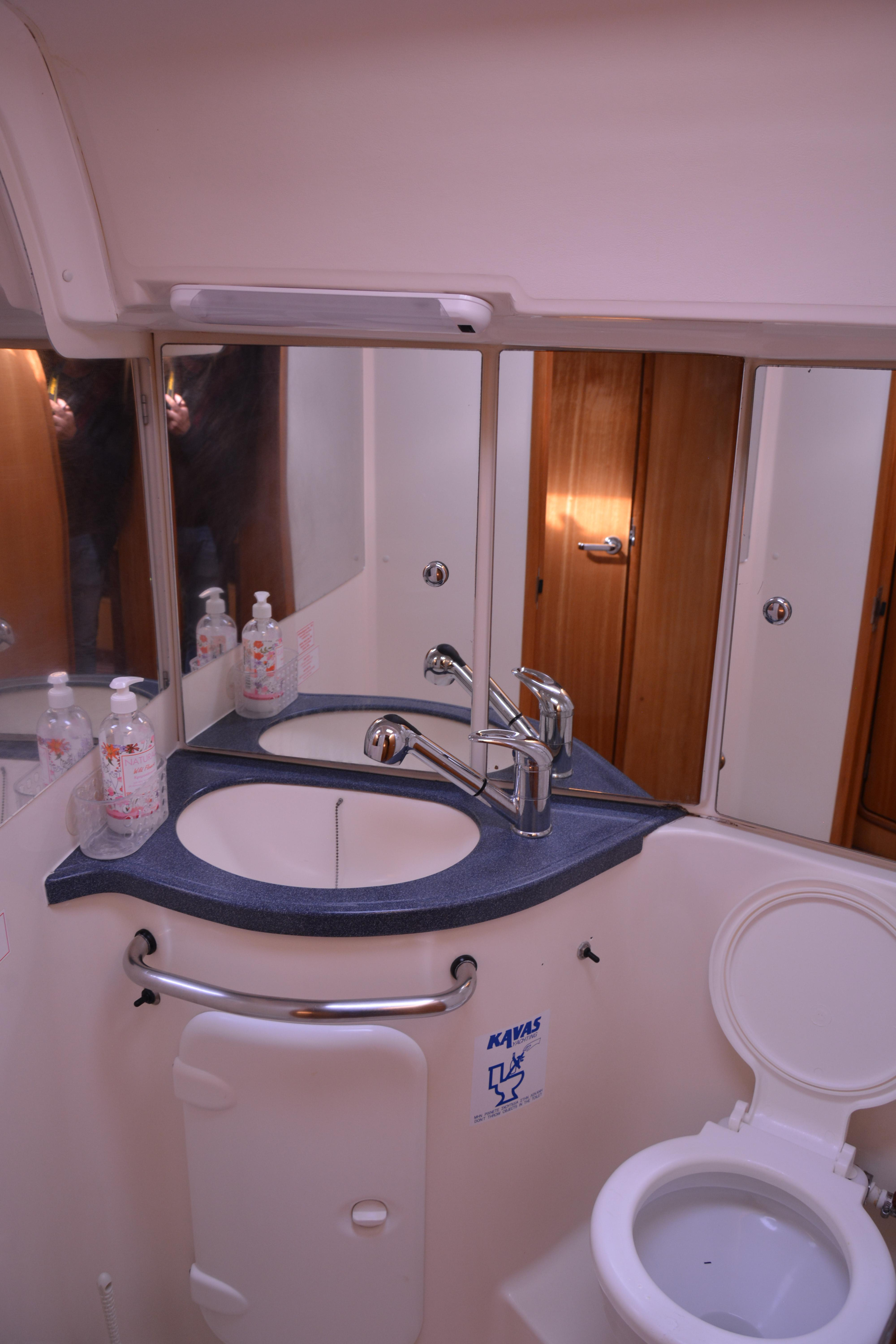Bavaria 46 — photo 2