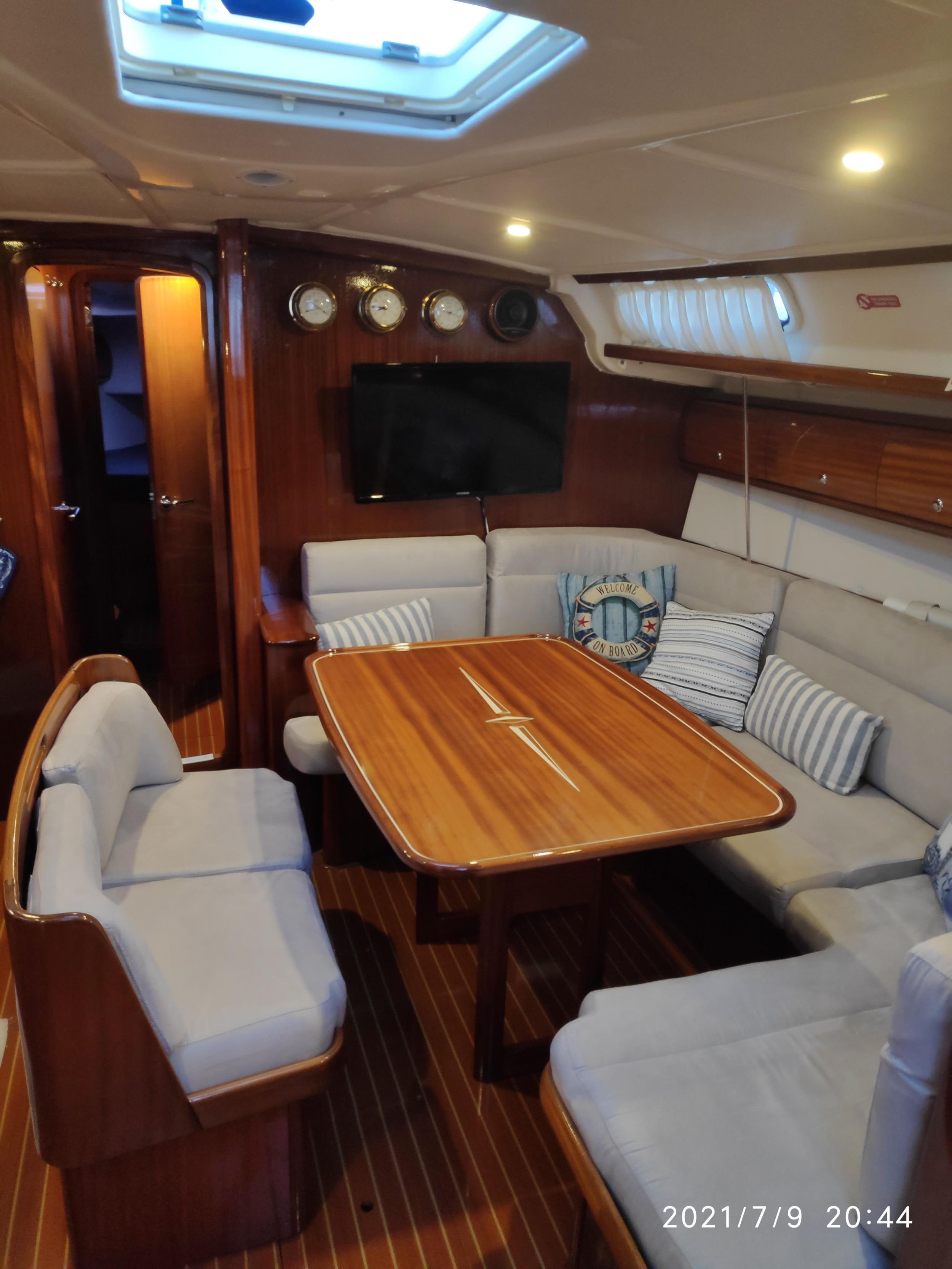 Bavaria 44 — photo 3