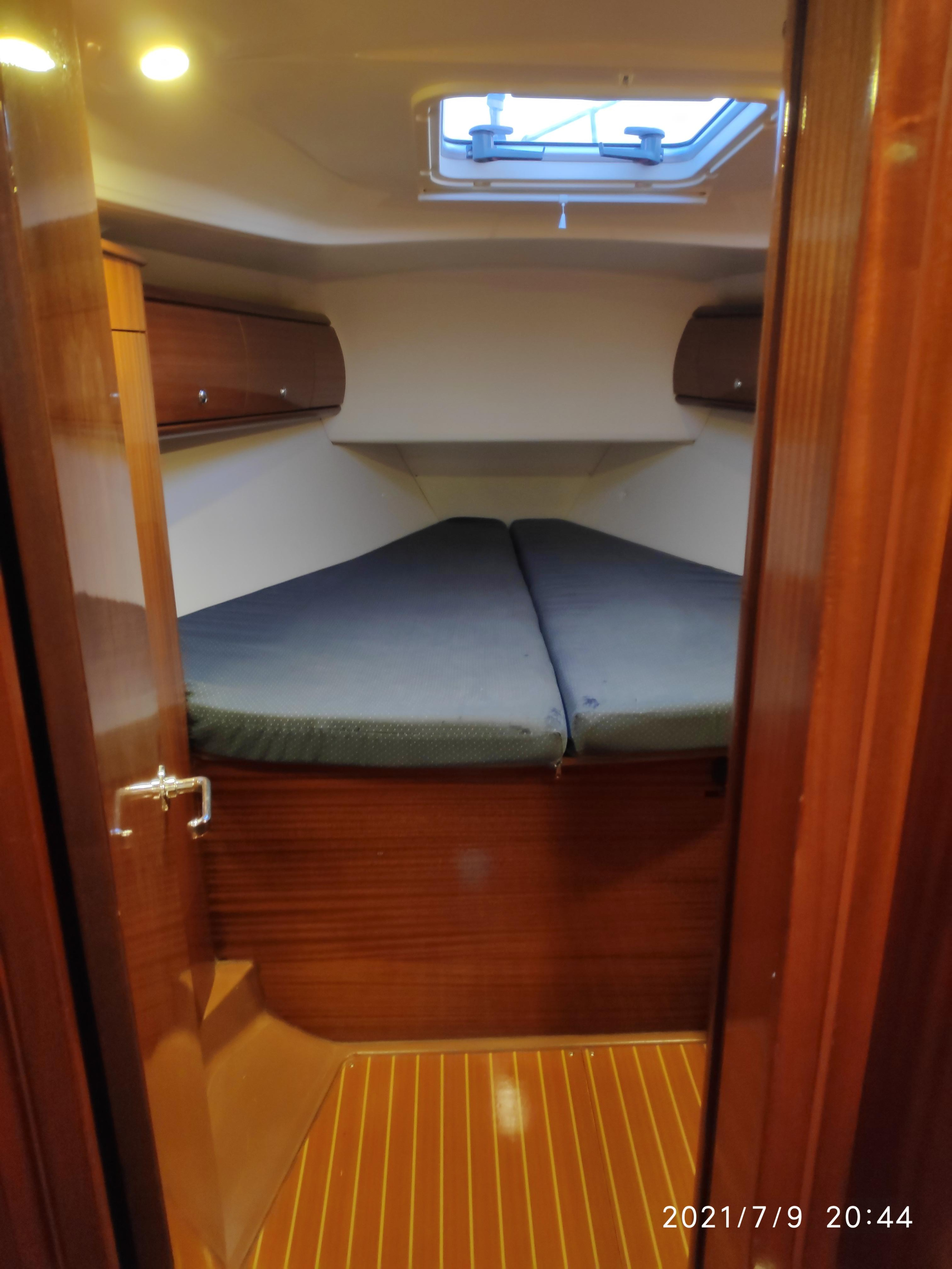 Bavaria 44 — photo 9