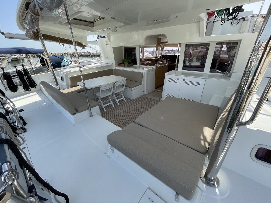 Lagoon 450 Flybridge — photo 20