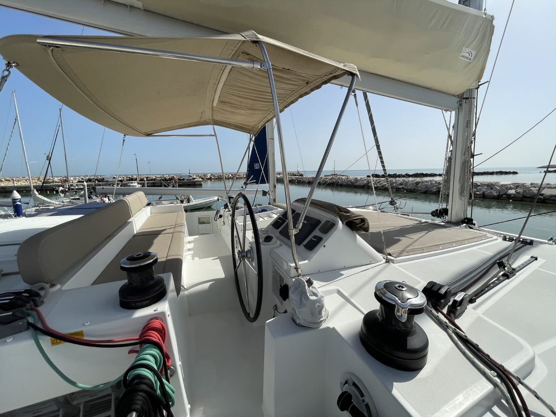 Lagoon 450 Flybridge — photo 44