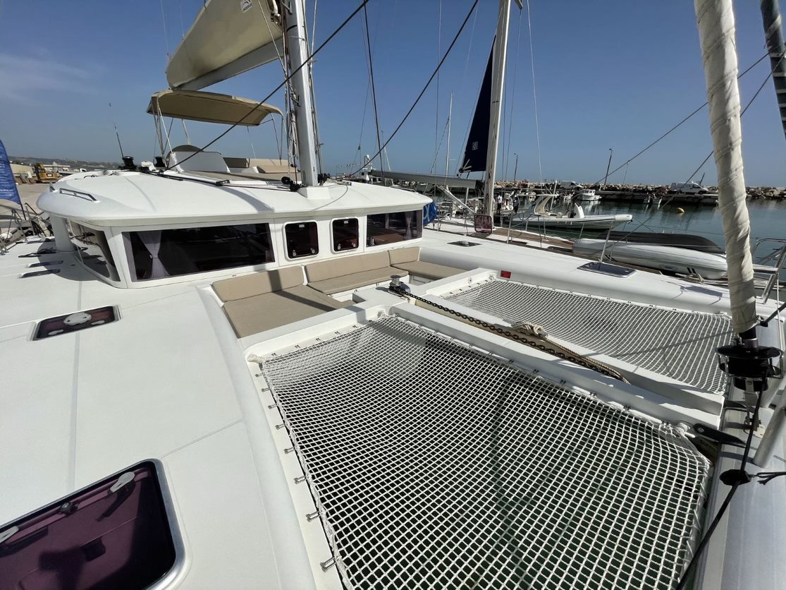 Lagoon 450 Flybridge — photo 15