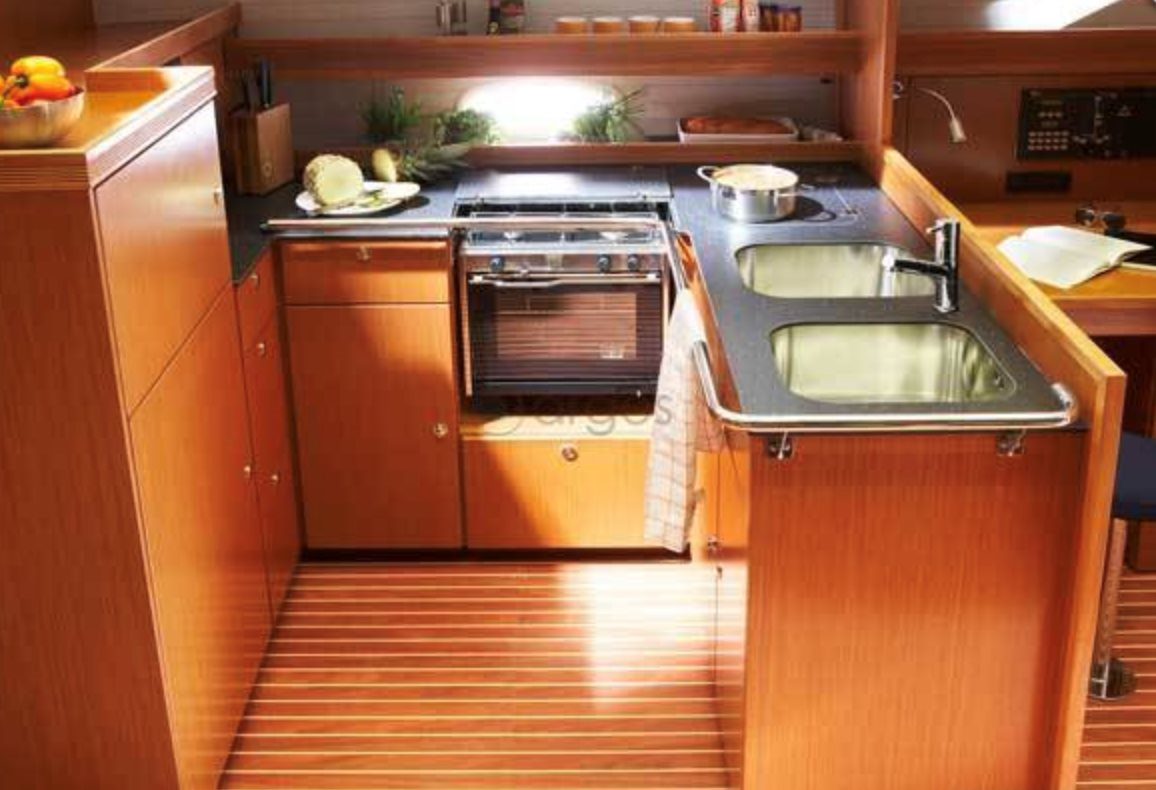 Bavaria 51 Cruiser — photo 12