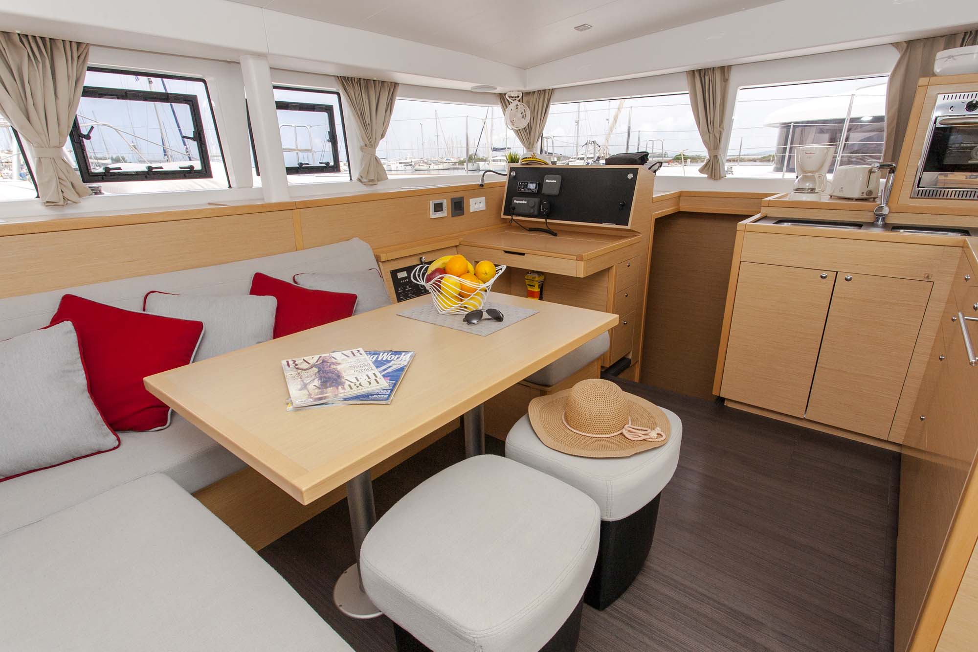Lagoon 400 S2 — photo 10