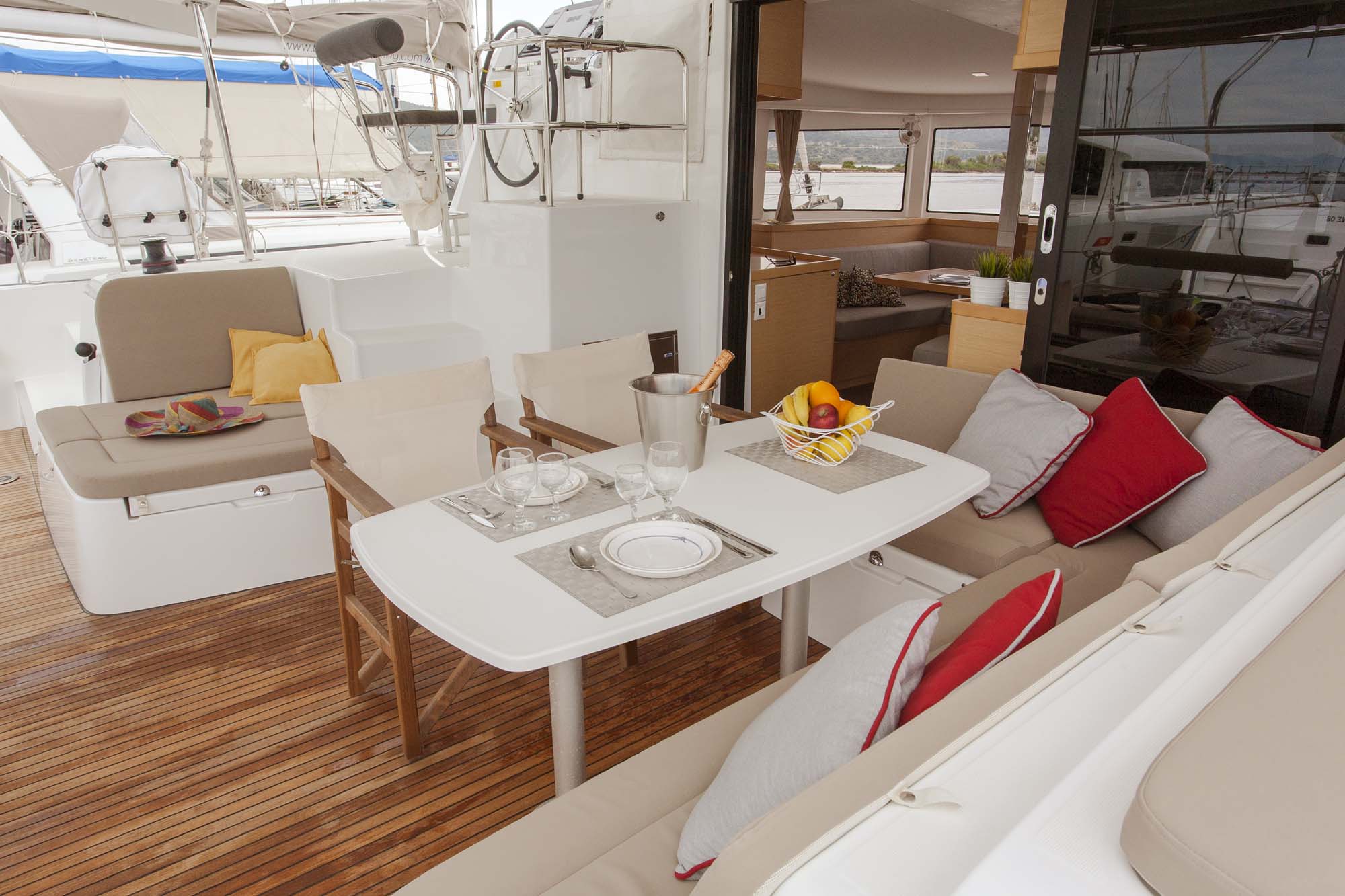 Lagoon 42 — photo 11