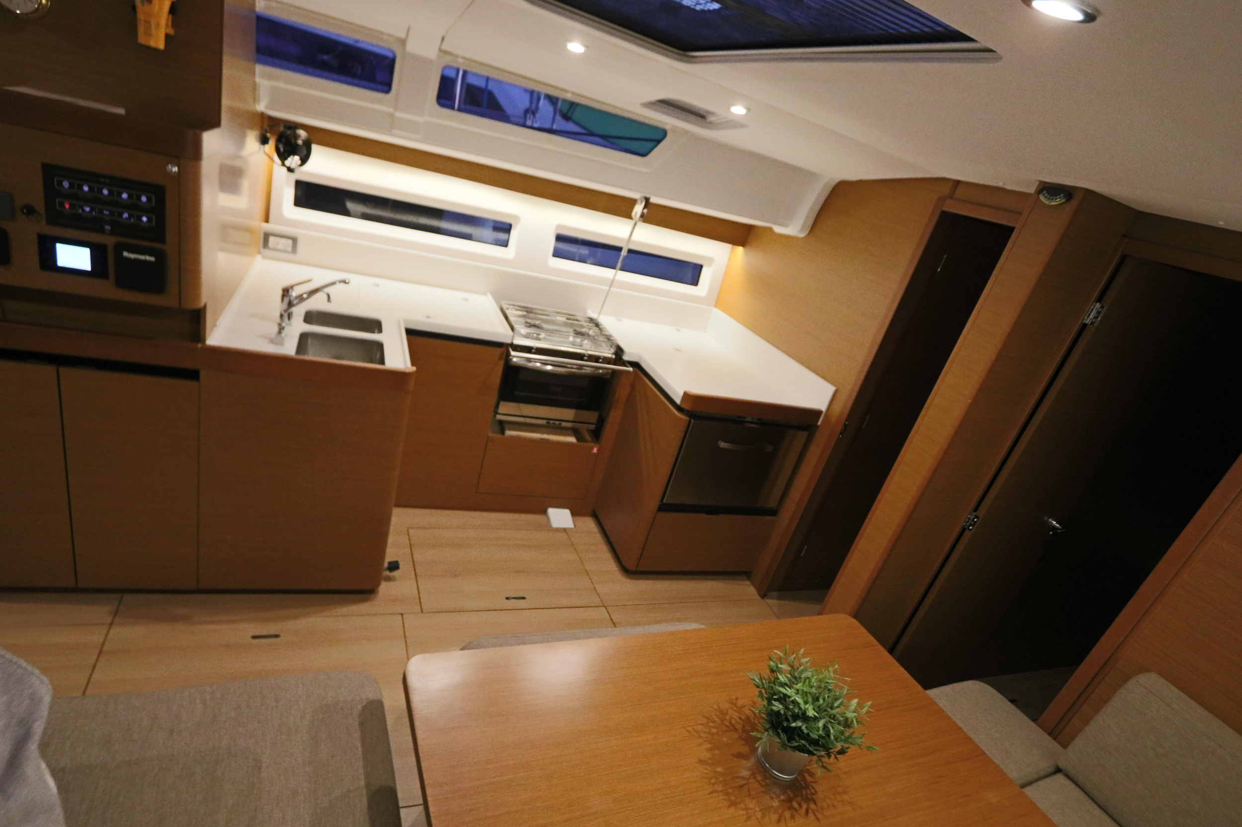 Sun Odyssey 490 — photo 8