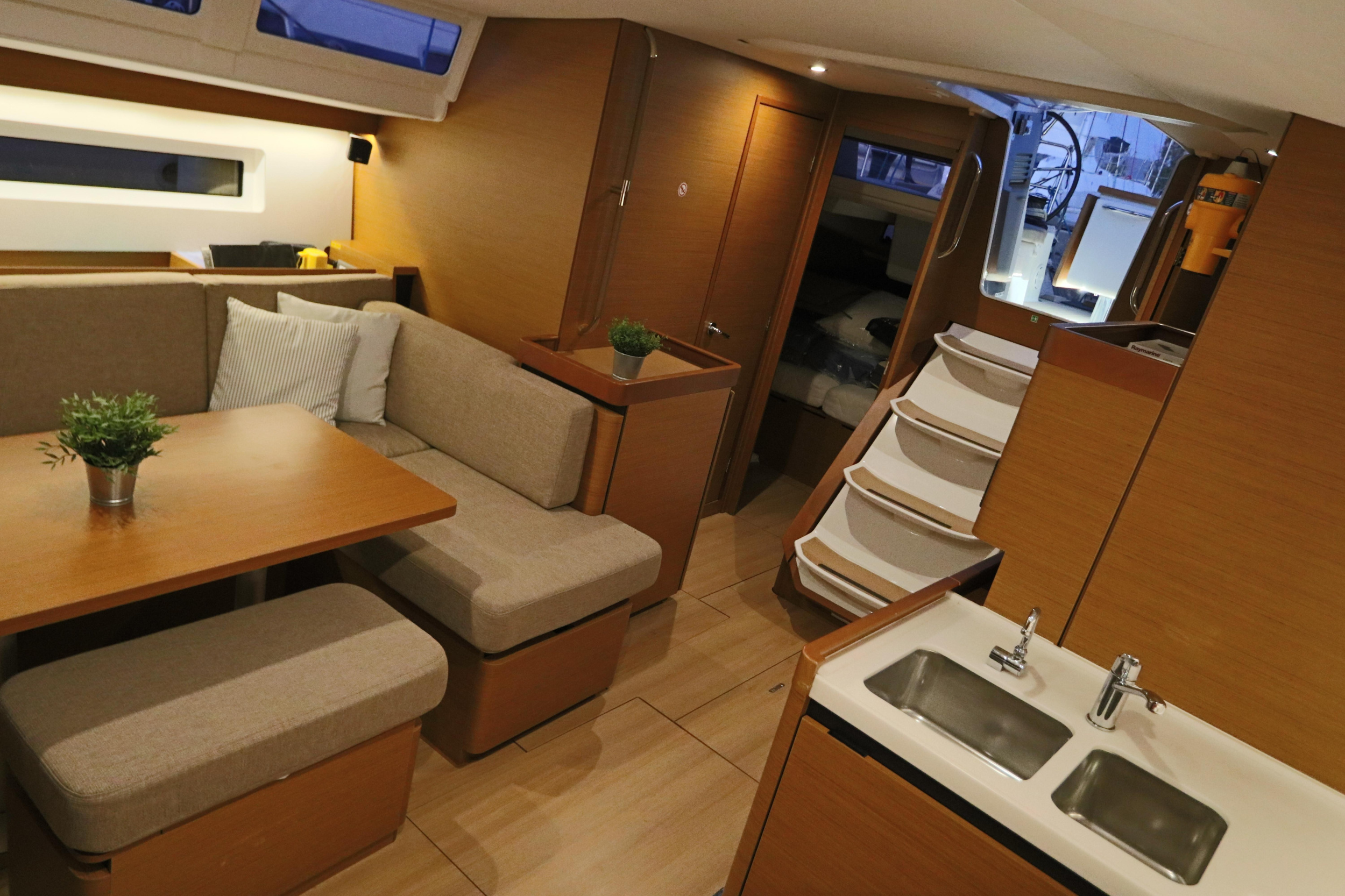 Sun Odyssey 490 — photo 9