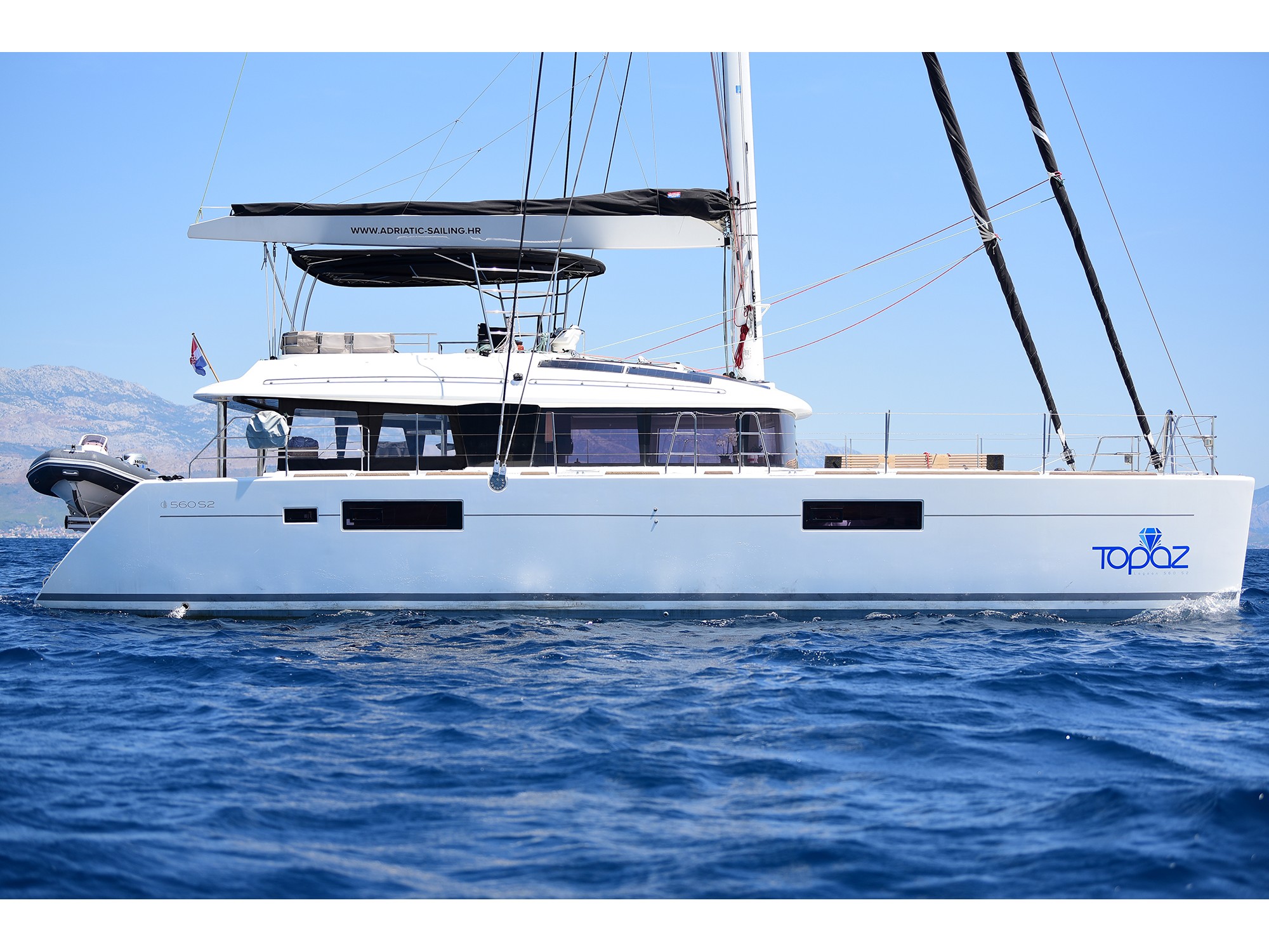 Lagoon 560 S2 — photo 1