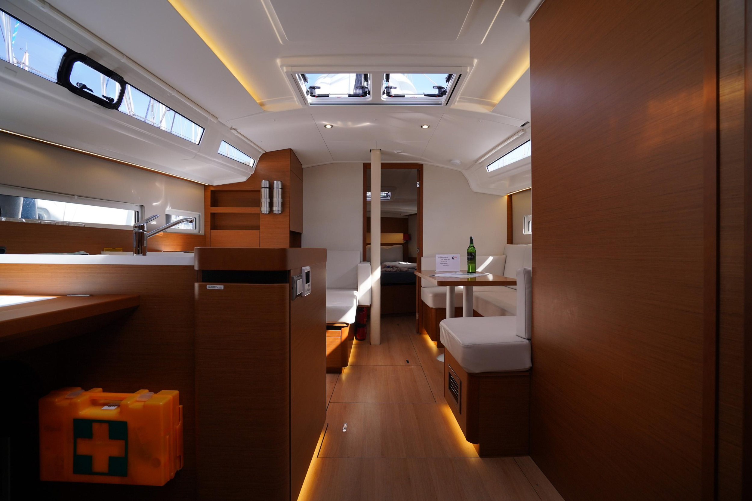 Sun Odyssey 410 — photo 17