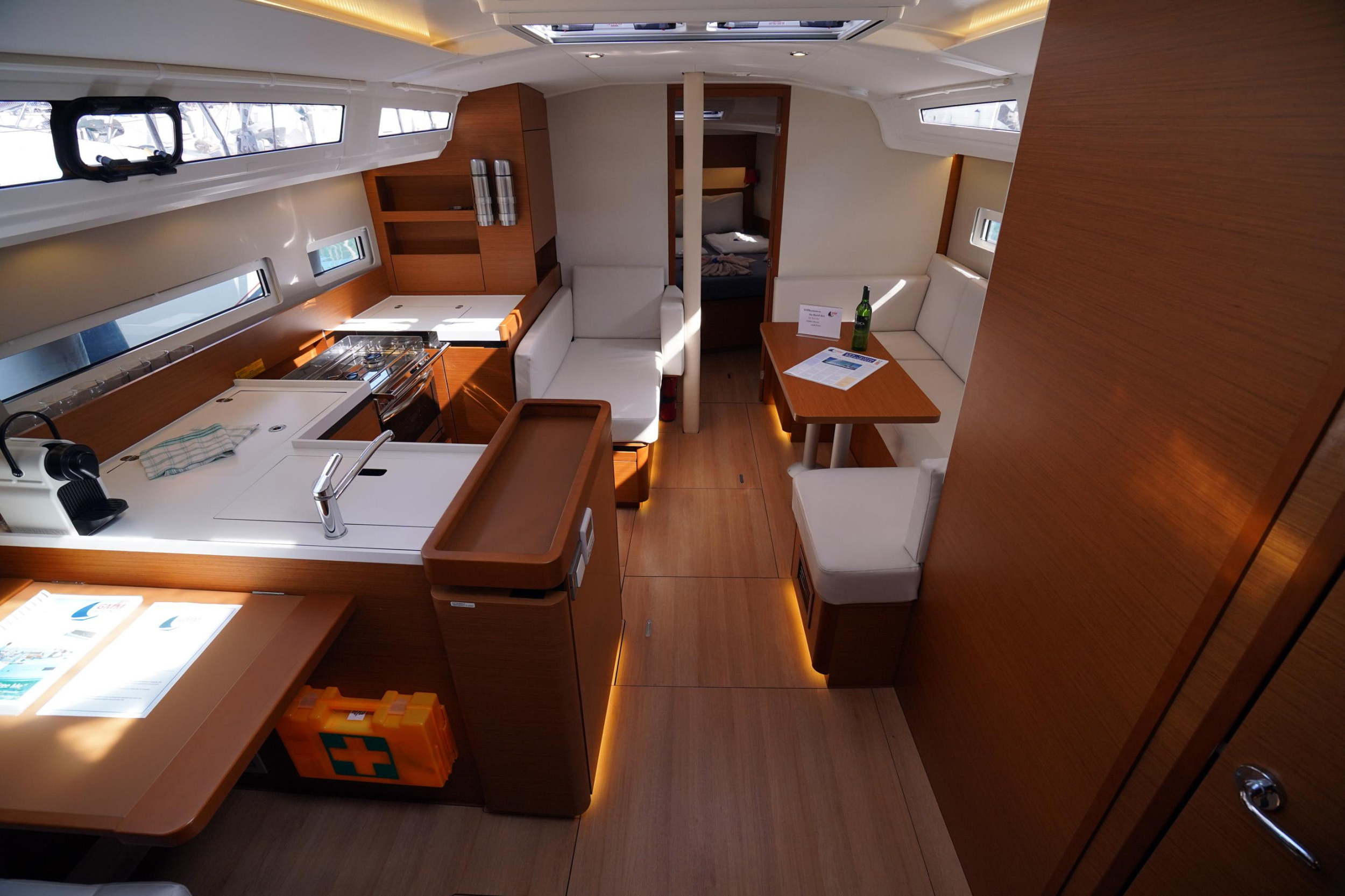 Sun Odyssey 410 — photo 7