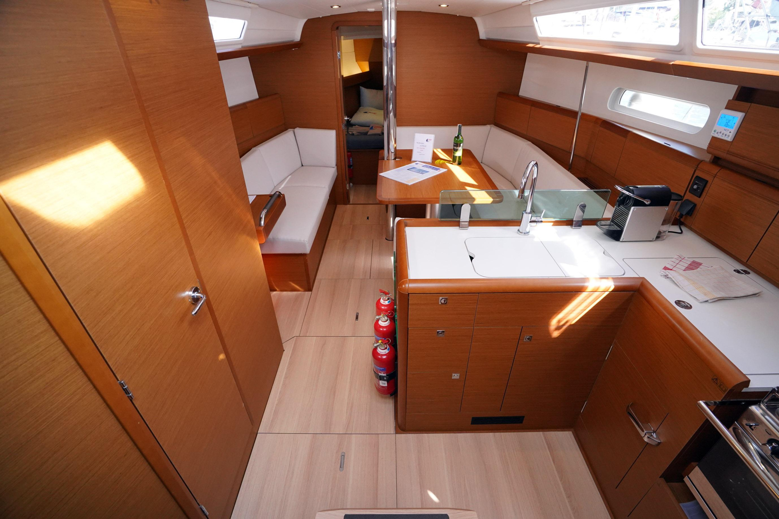 Sun Odyssey 389 — photo 14