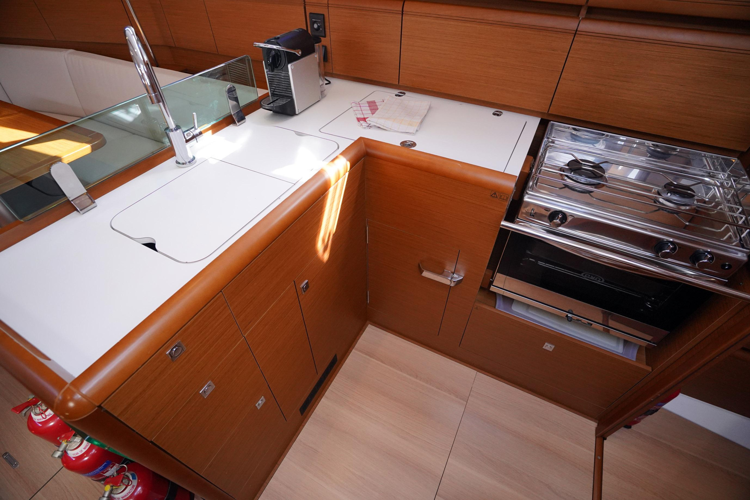 Sun Odyssey 389 — photo 12