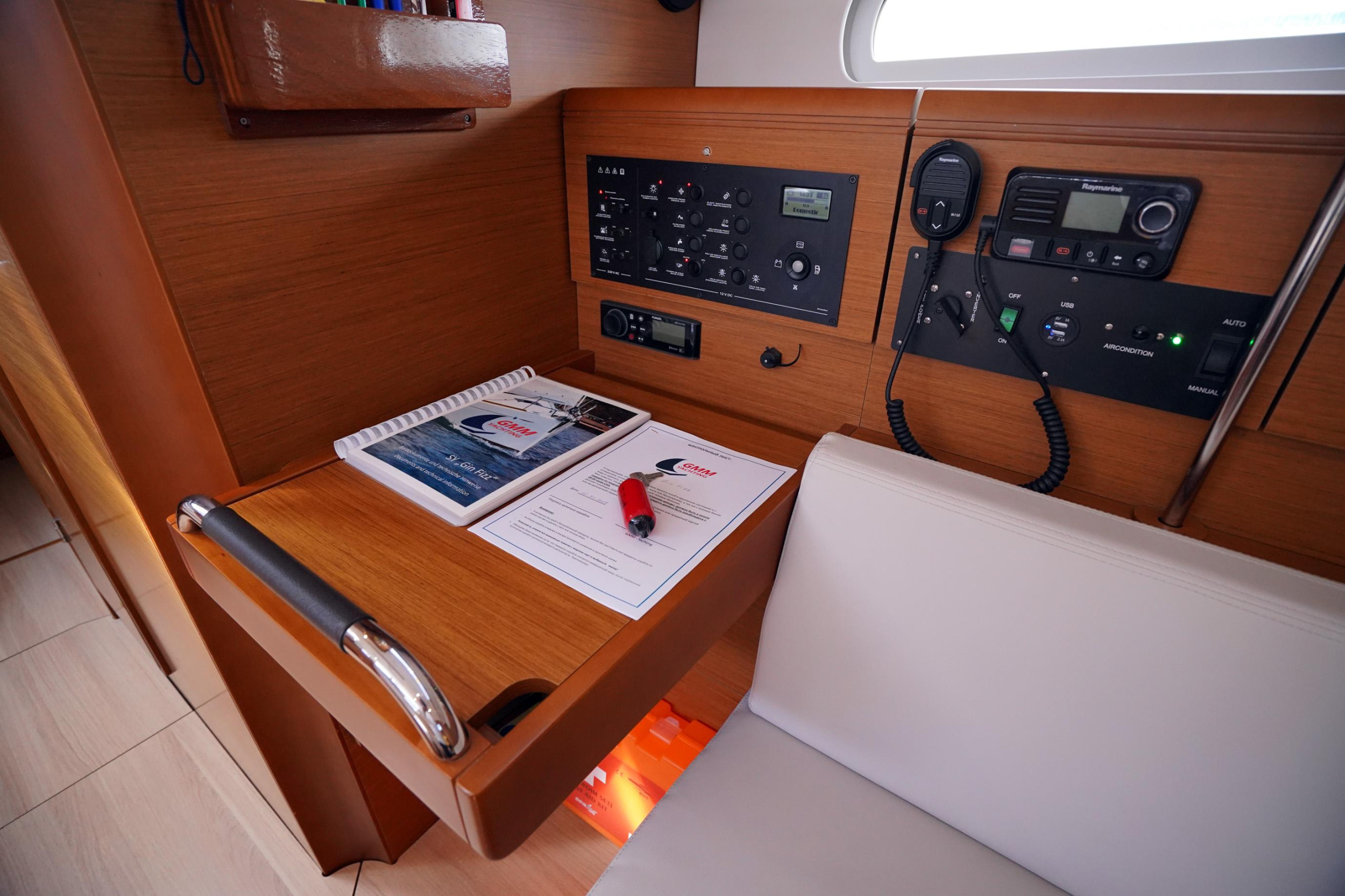 Sun Odyssey 389 — photo 13