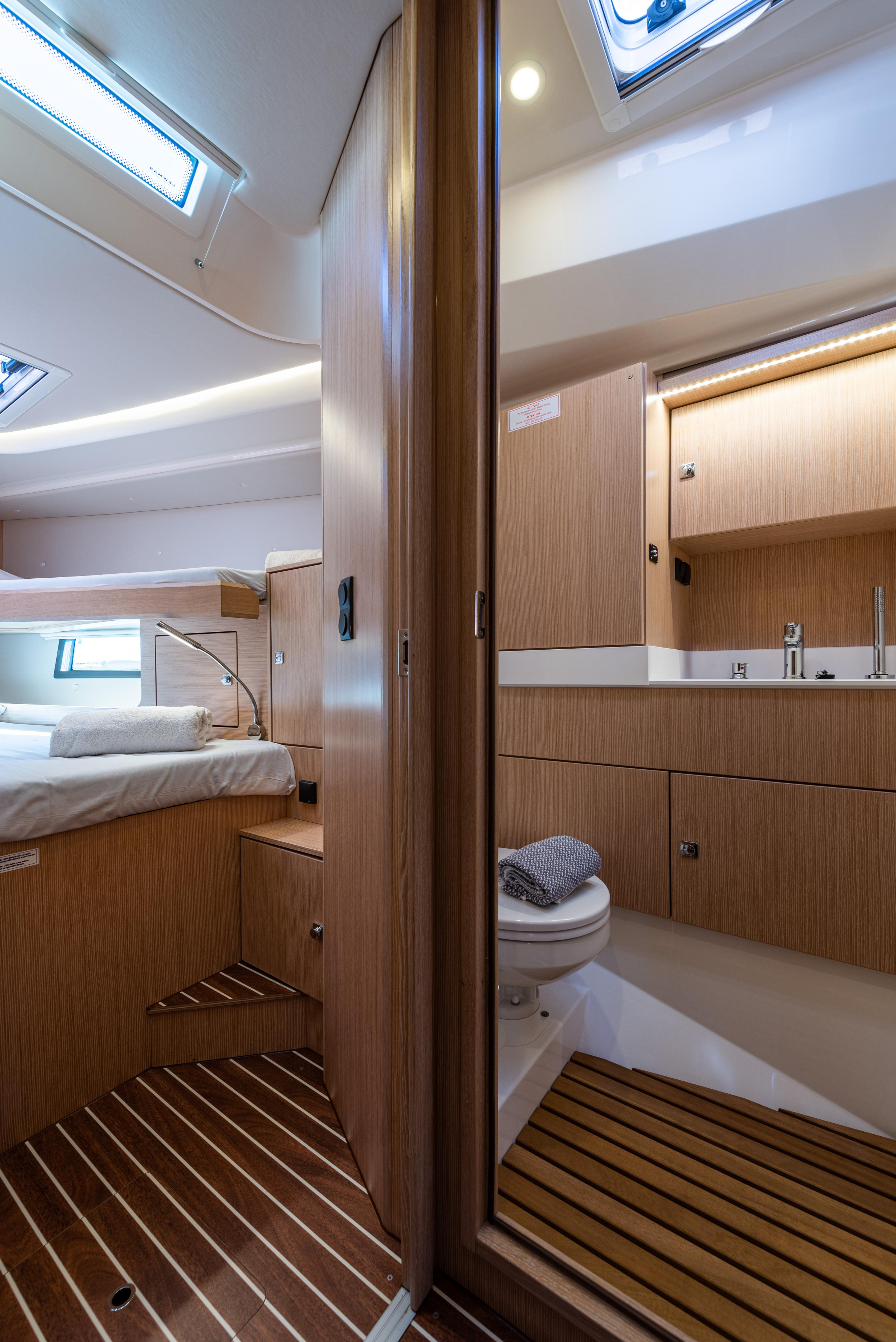 Bavaria C45 — photo 2