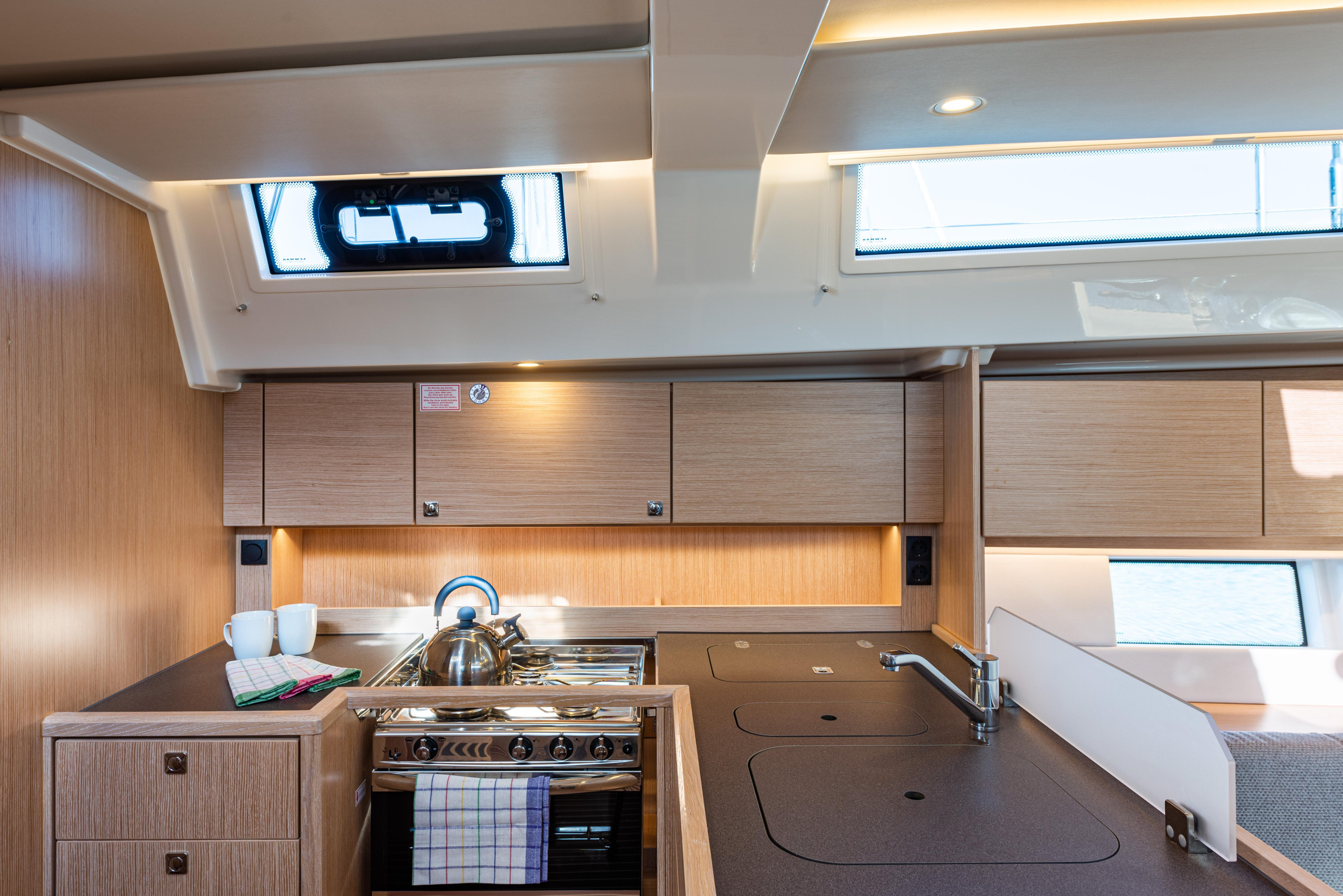 Bavaria C45 — photo 14