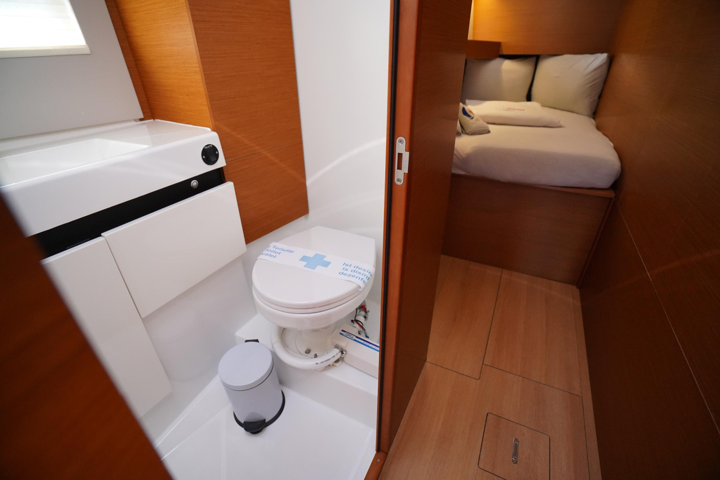 Sun Odyssey 490 — photo 15