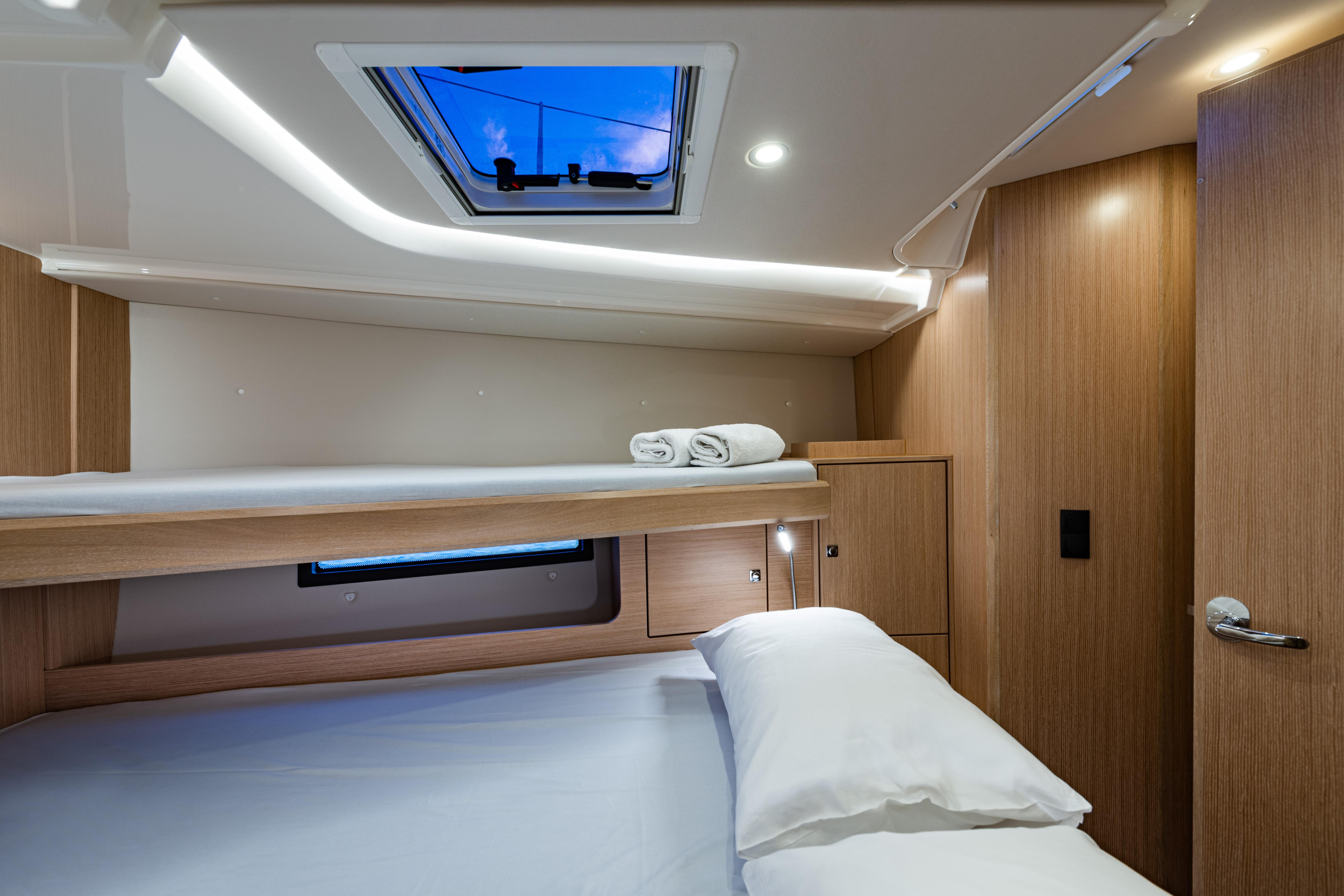 Bavaria C45 — photo 6