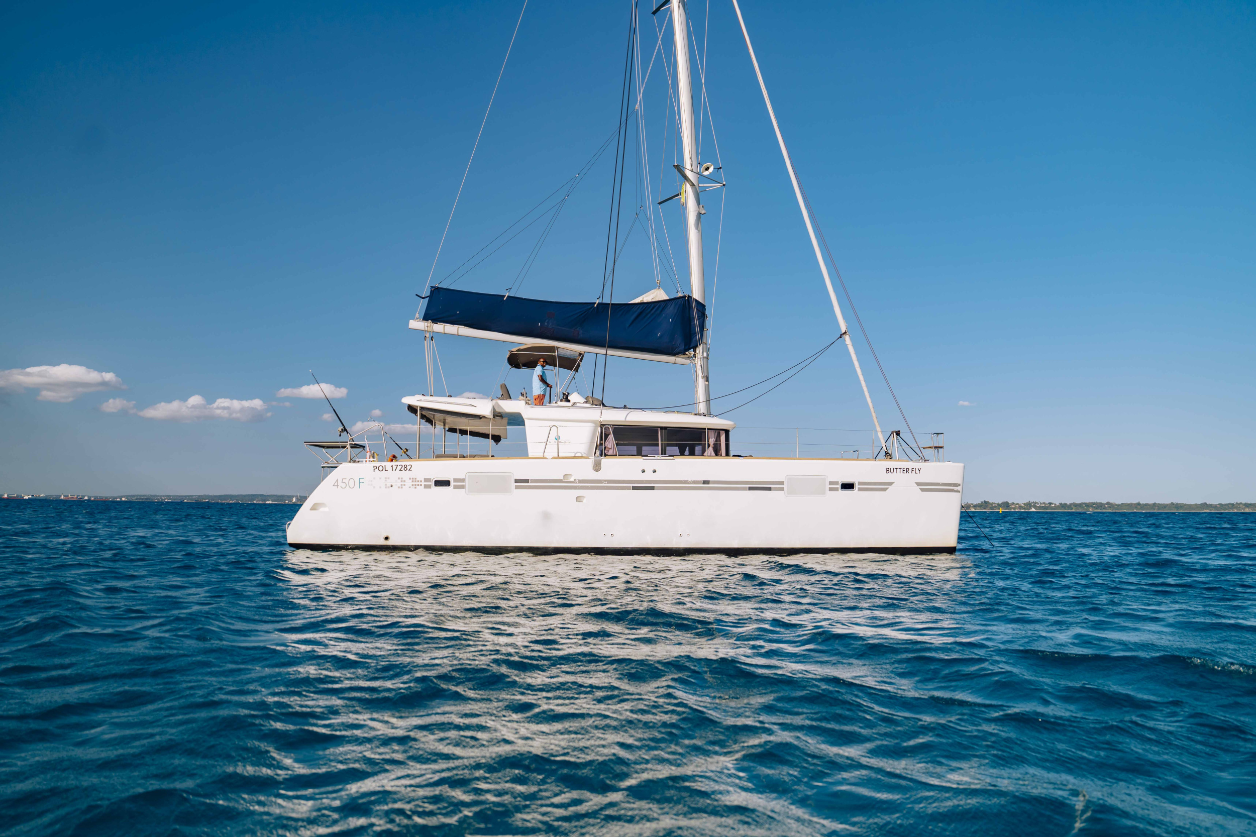 Lagoon 450 Fly — photo 18
