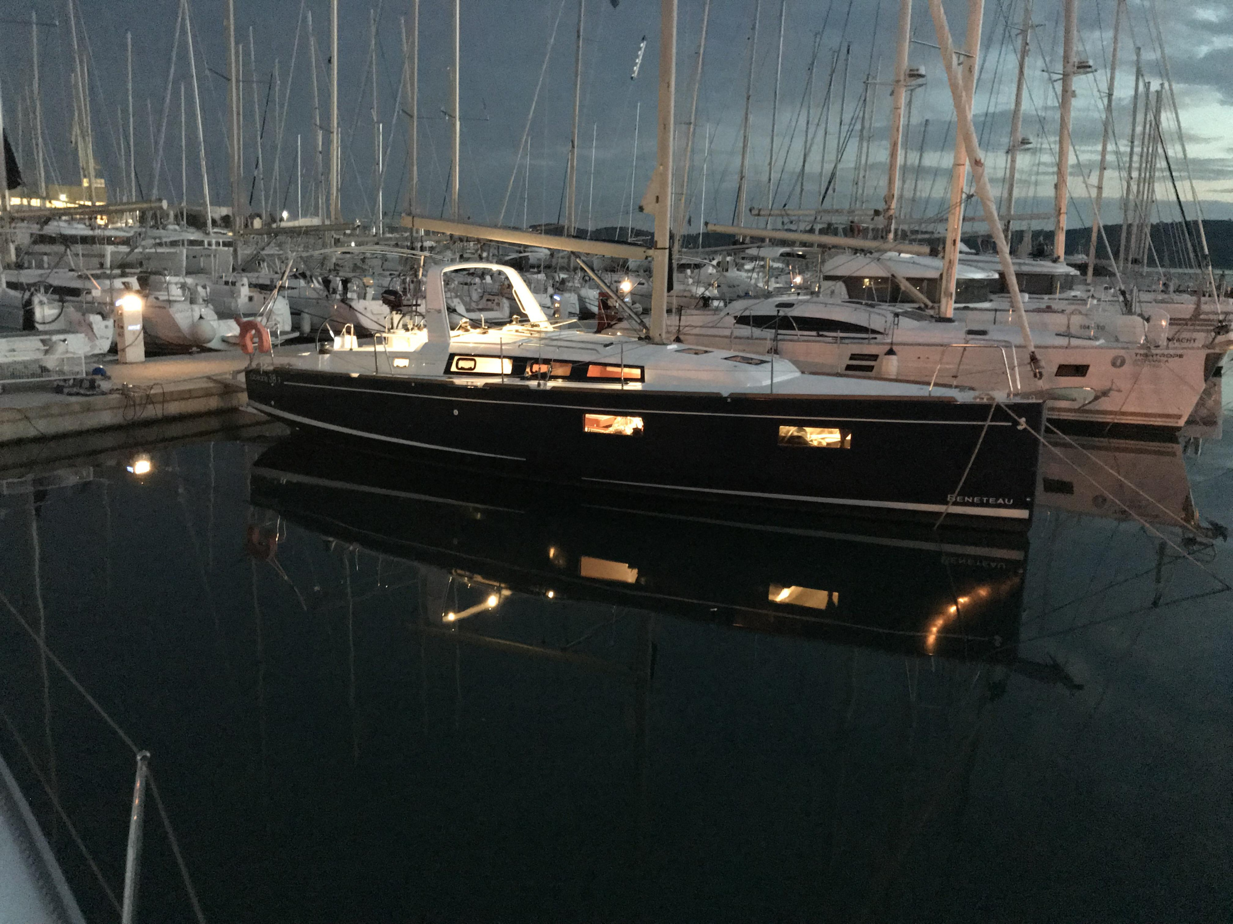 Oceanis 38.1 — photo 1