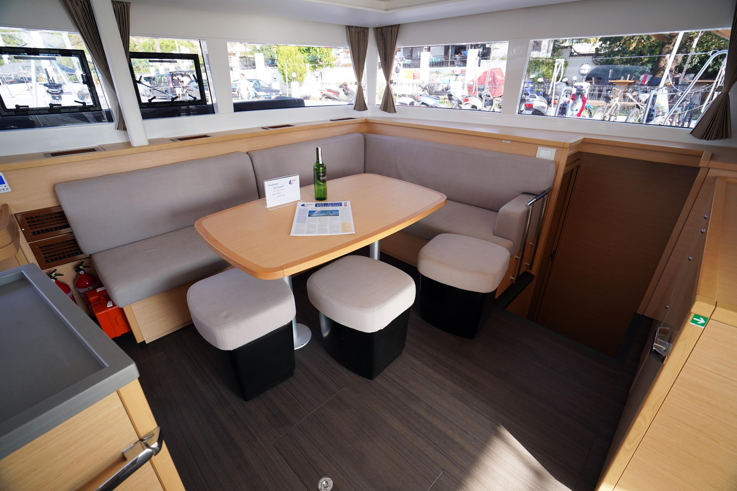 Lagoon 450F — photo 23