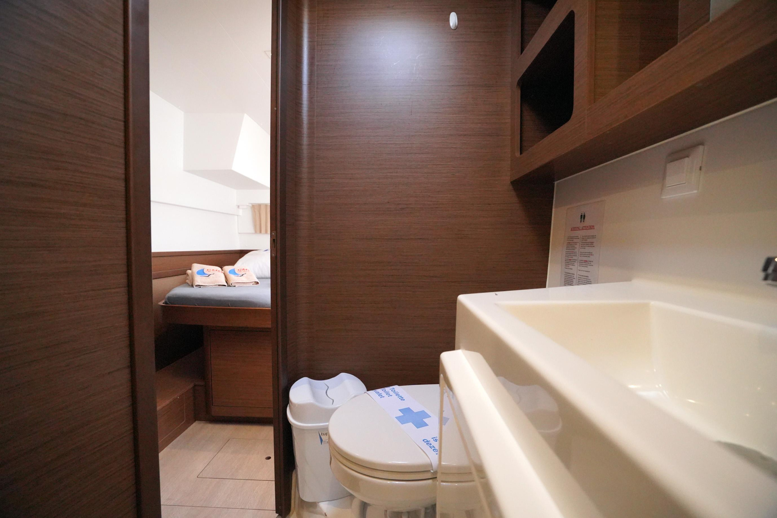 Lagoon 42 — photo 10
