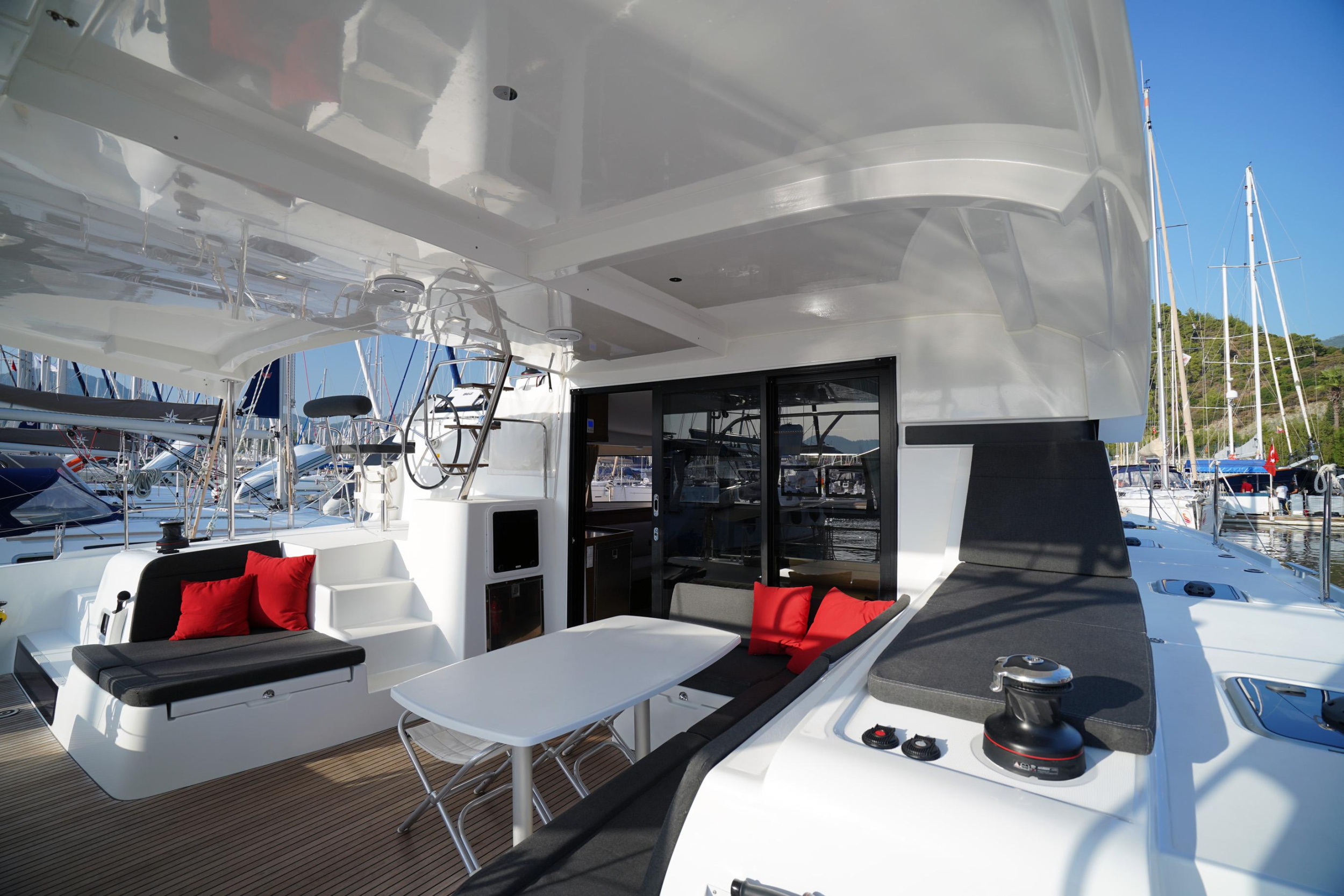 Lagoon 42 — photo 28
