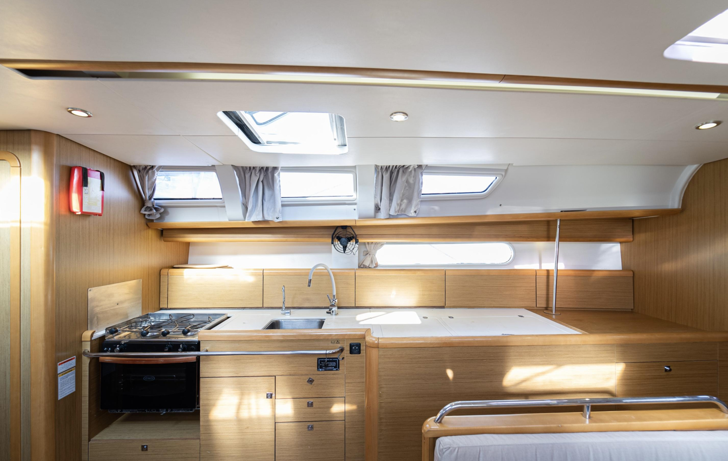 Sun Odyssey 44 i — photo 15