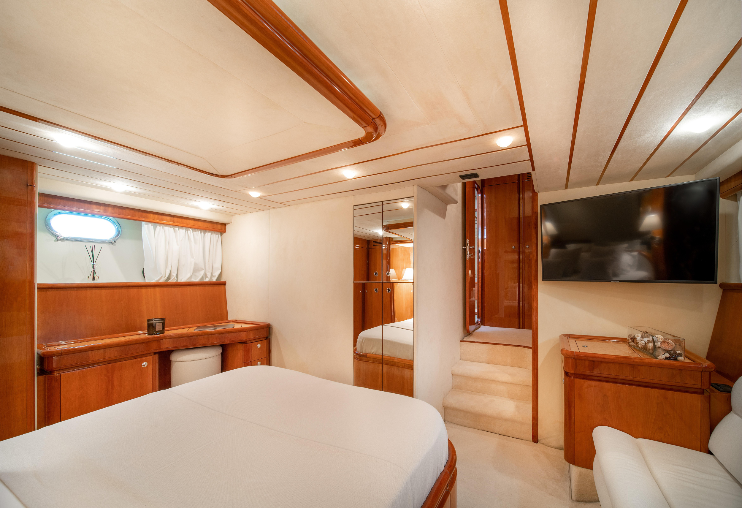 Ferretti 68 — photo 3