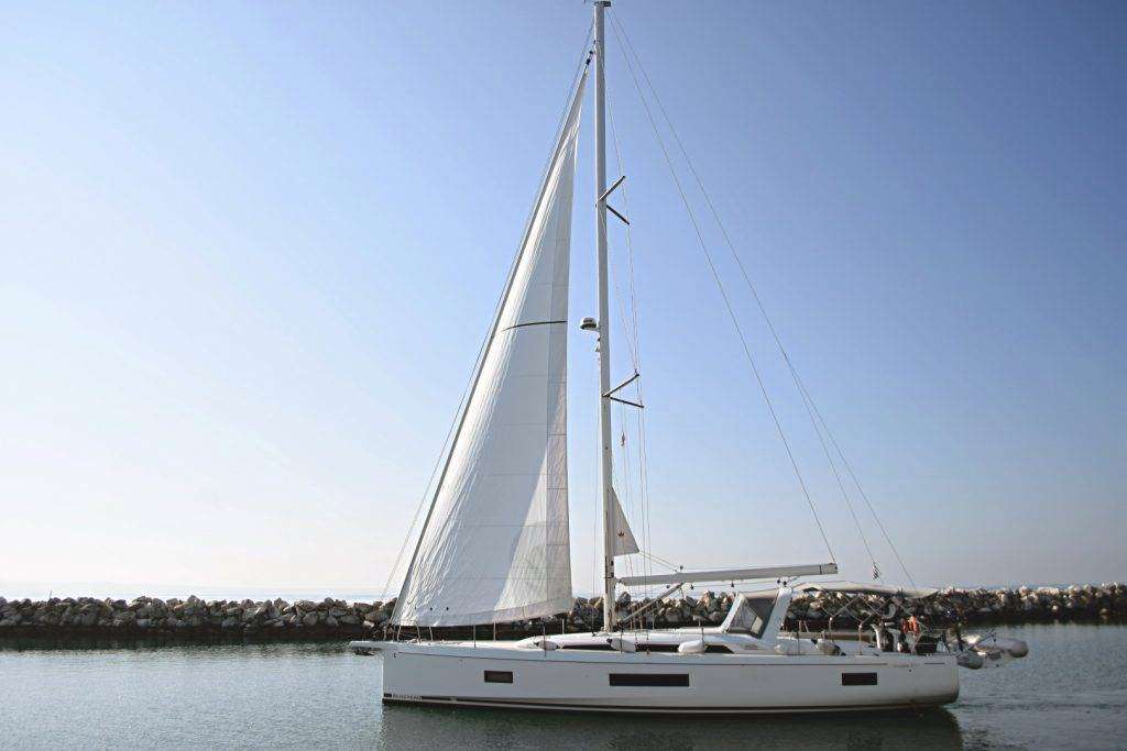 Oceanis 51.1 — photo 31