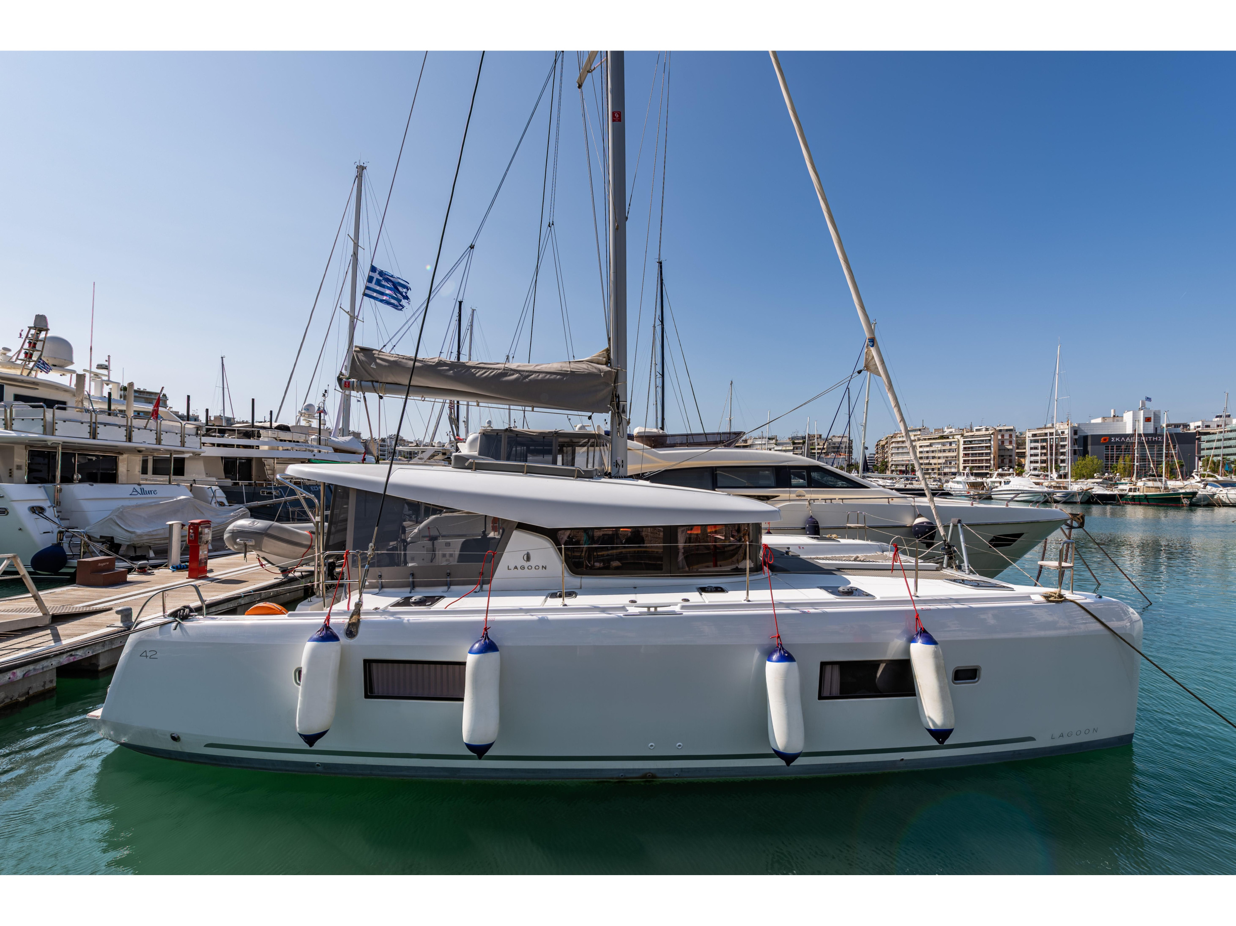 Lagoon 42 — photo 1