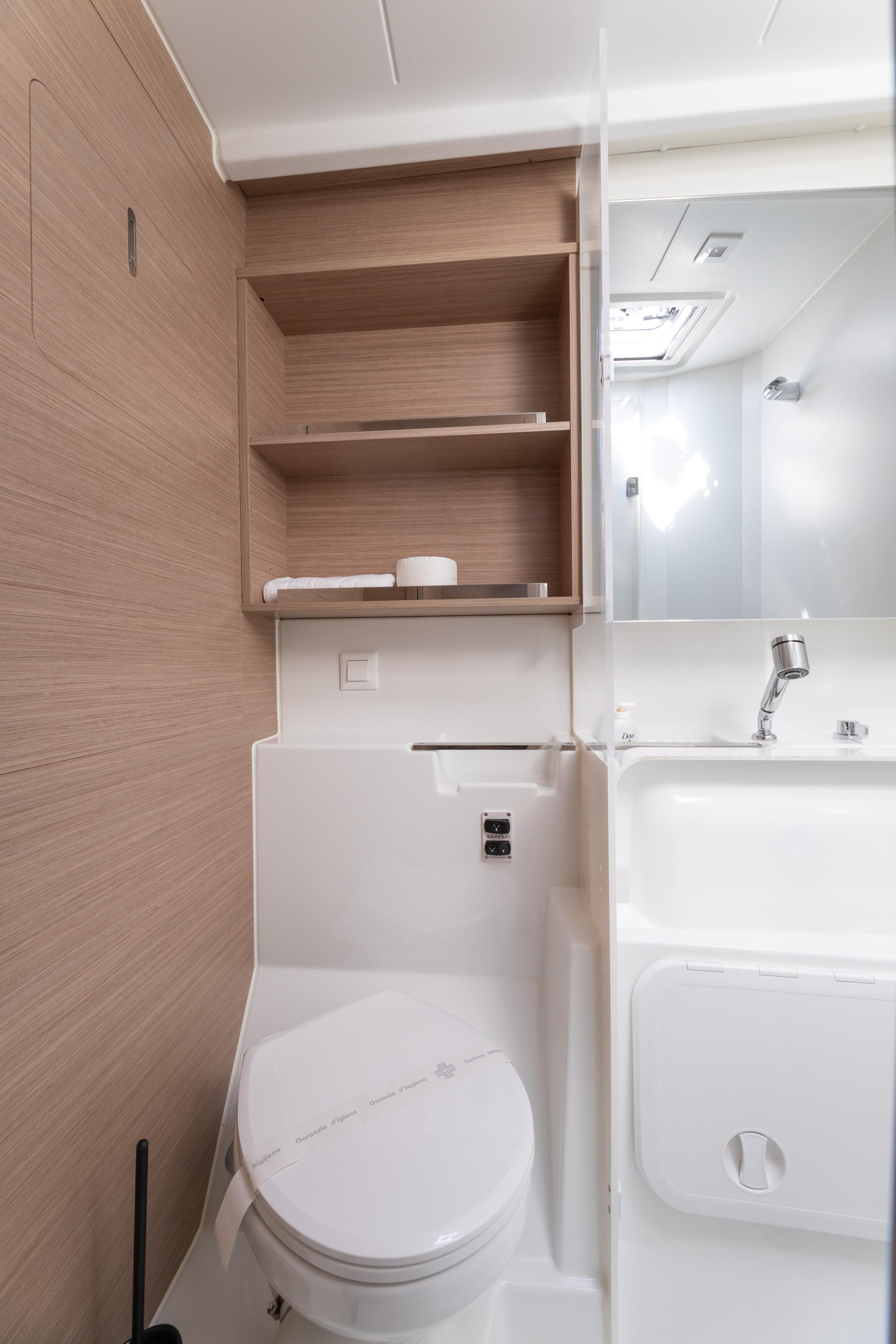 Lagoon 43 — photo 11