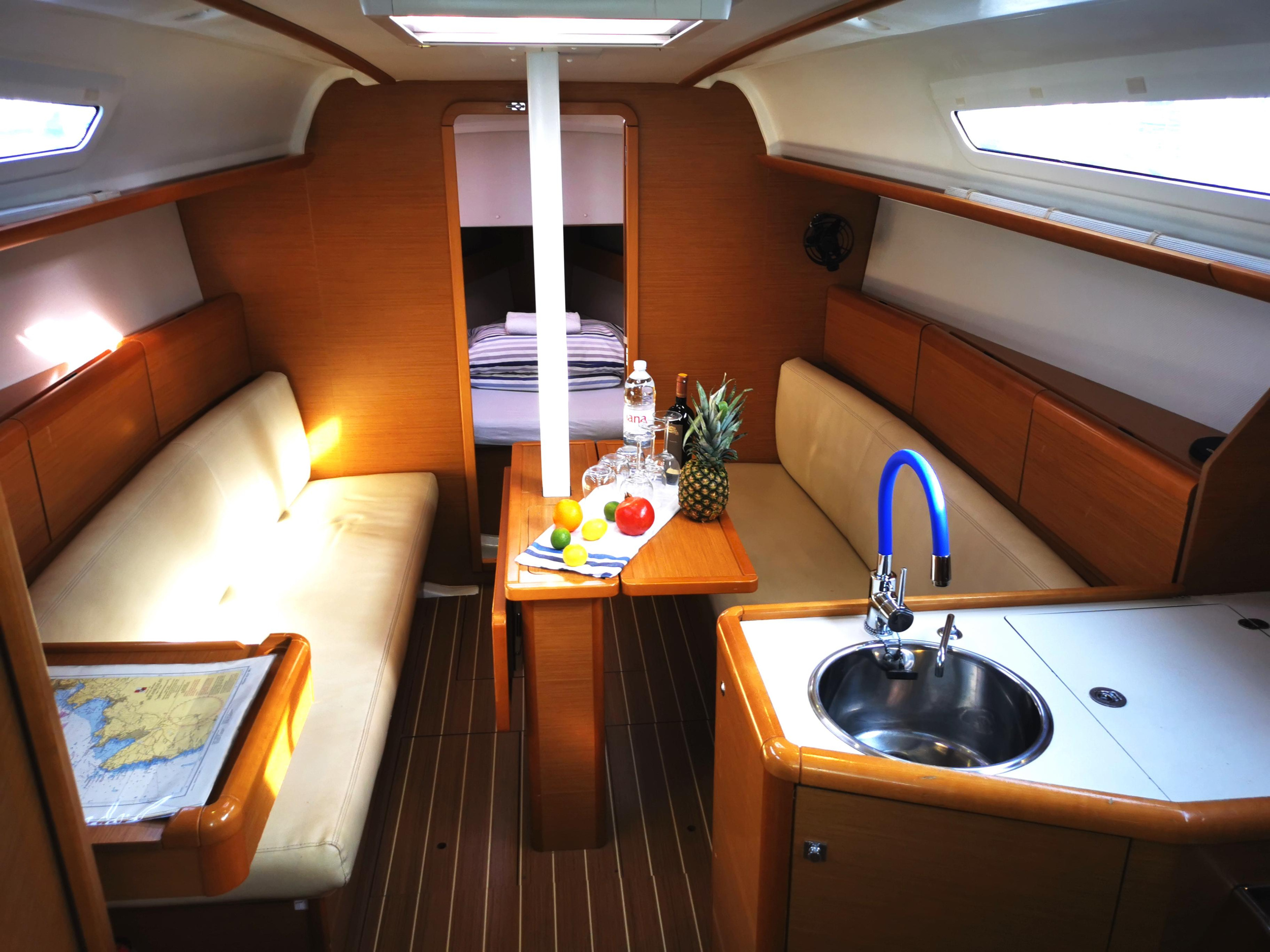 Sun Odyssey 33i — photo 17