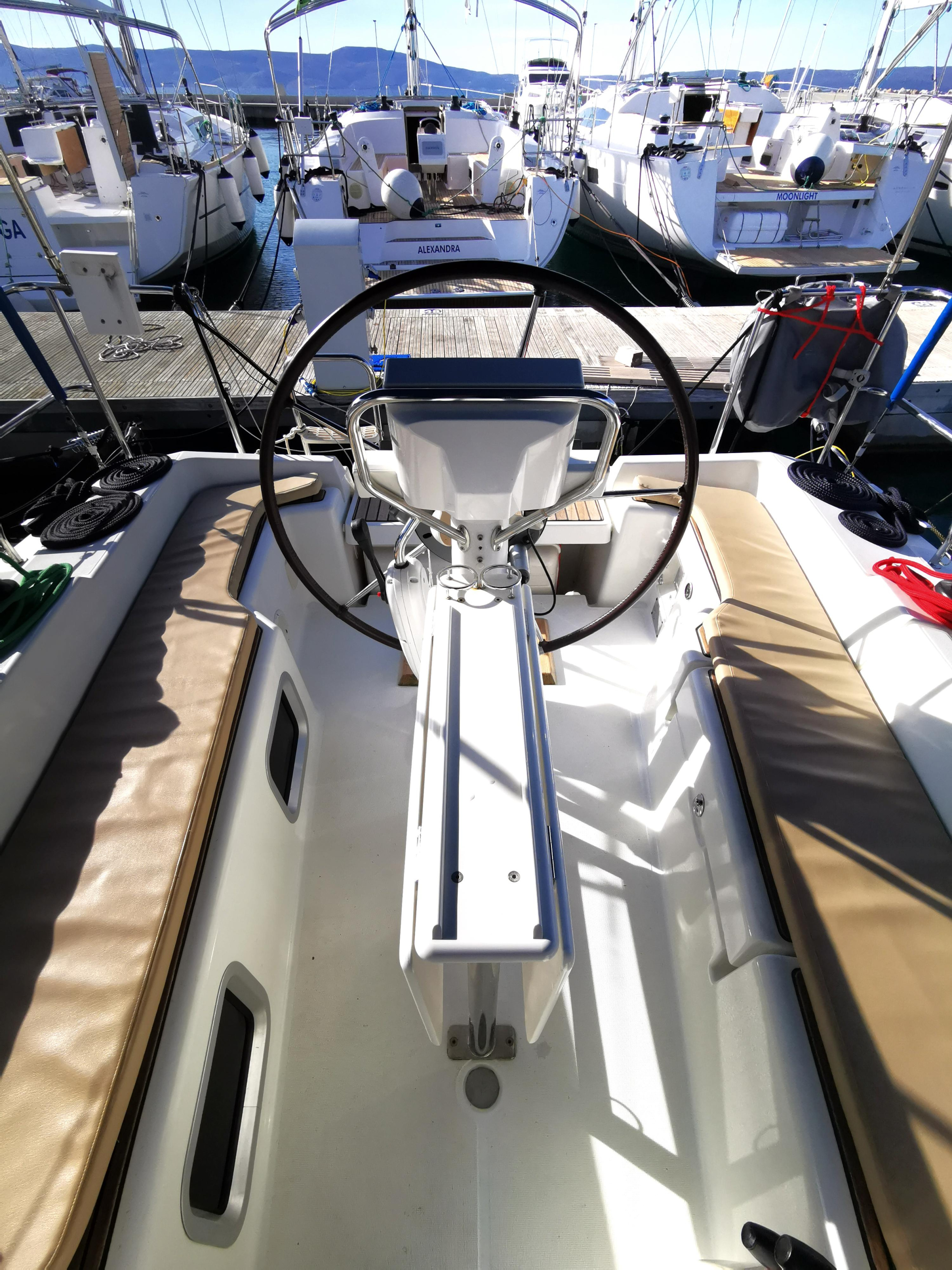 Sun Odyssey 33i — photo 6