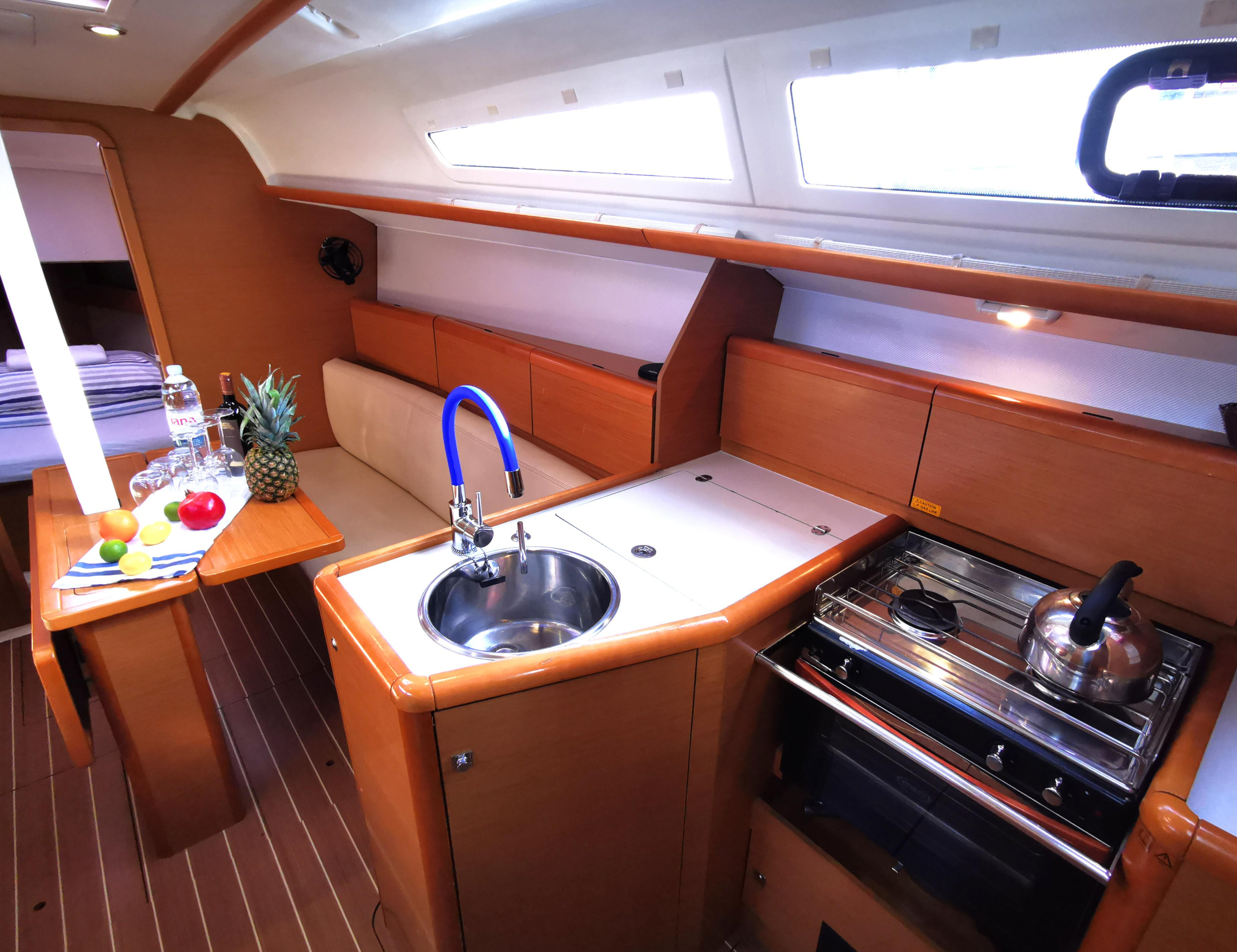 Sun Odyssey 33i — photo 10