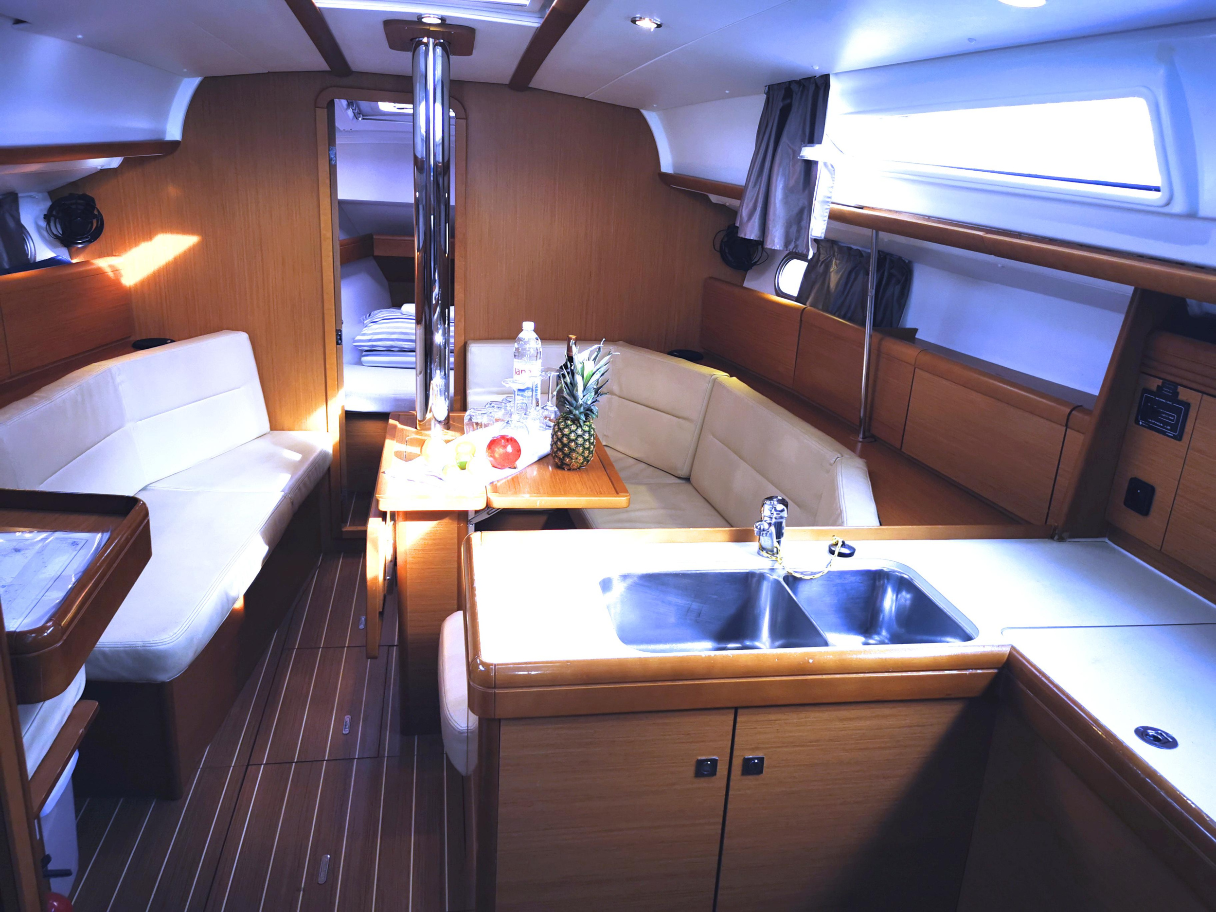 Sun Odyssey 36i — photo 7