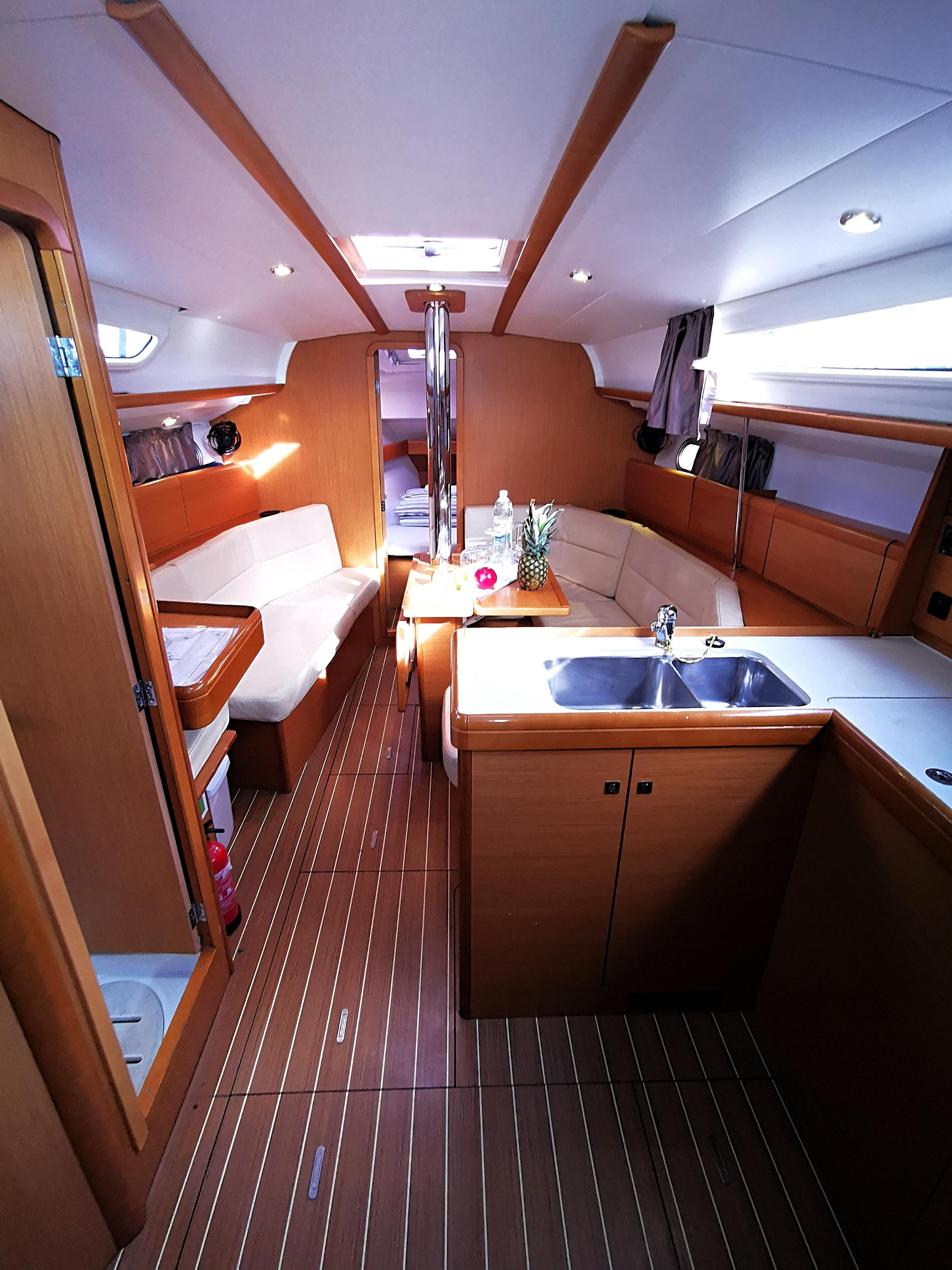 Sun Odyssey 36i — photo 2
