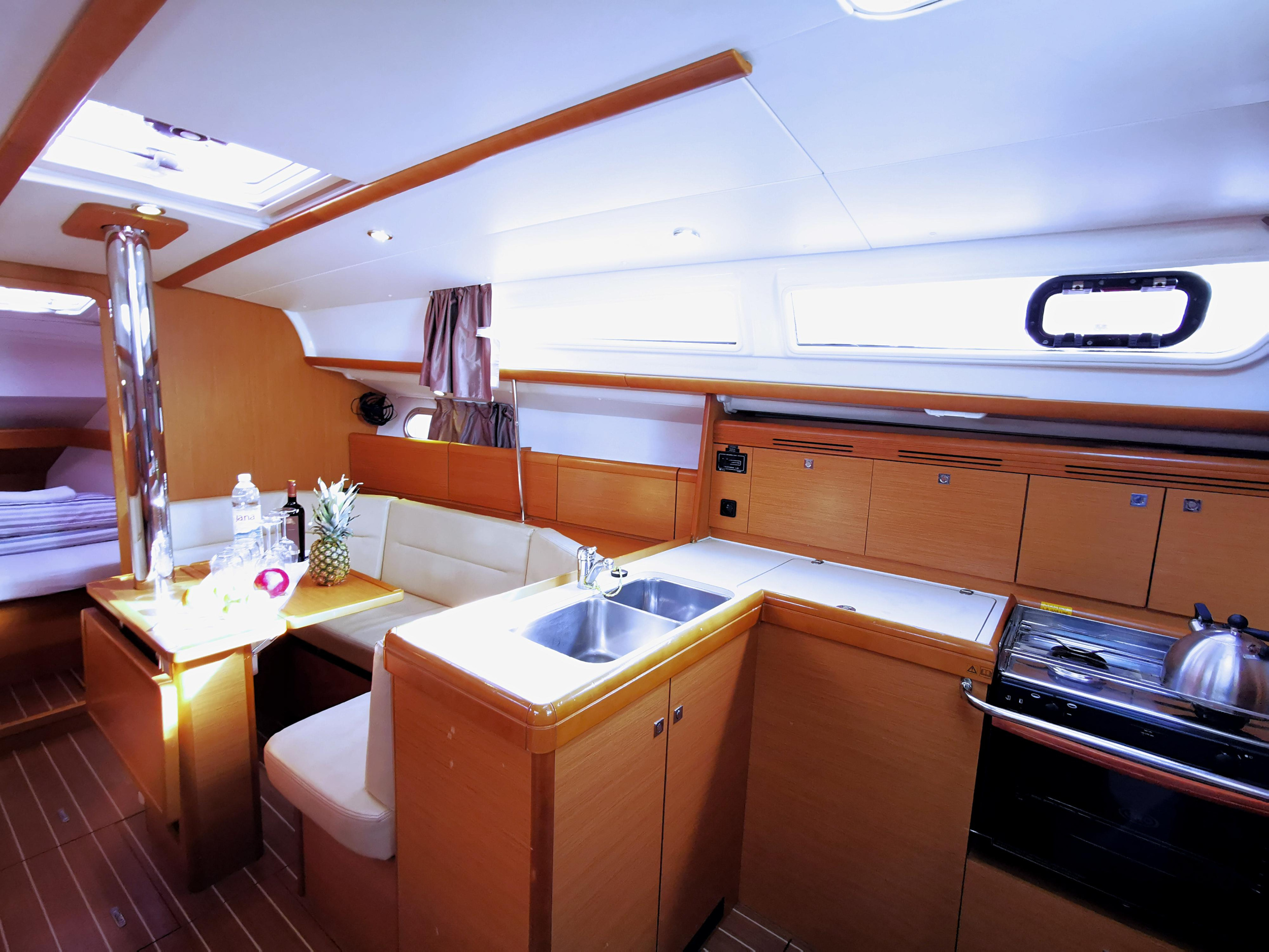 Sun Odyssey 36i — photo 17