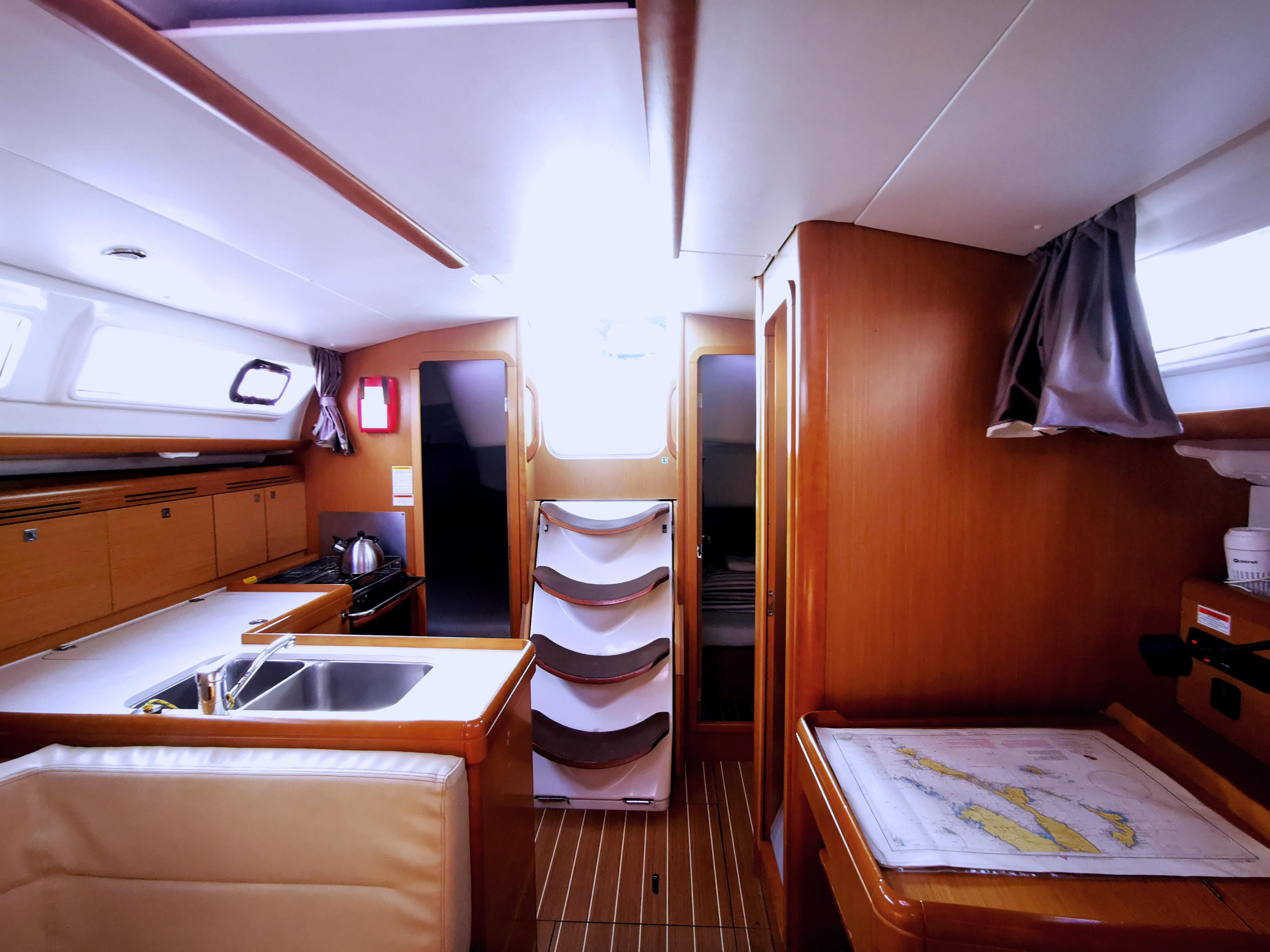 Sun Odyssey 36i — photo 13