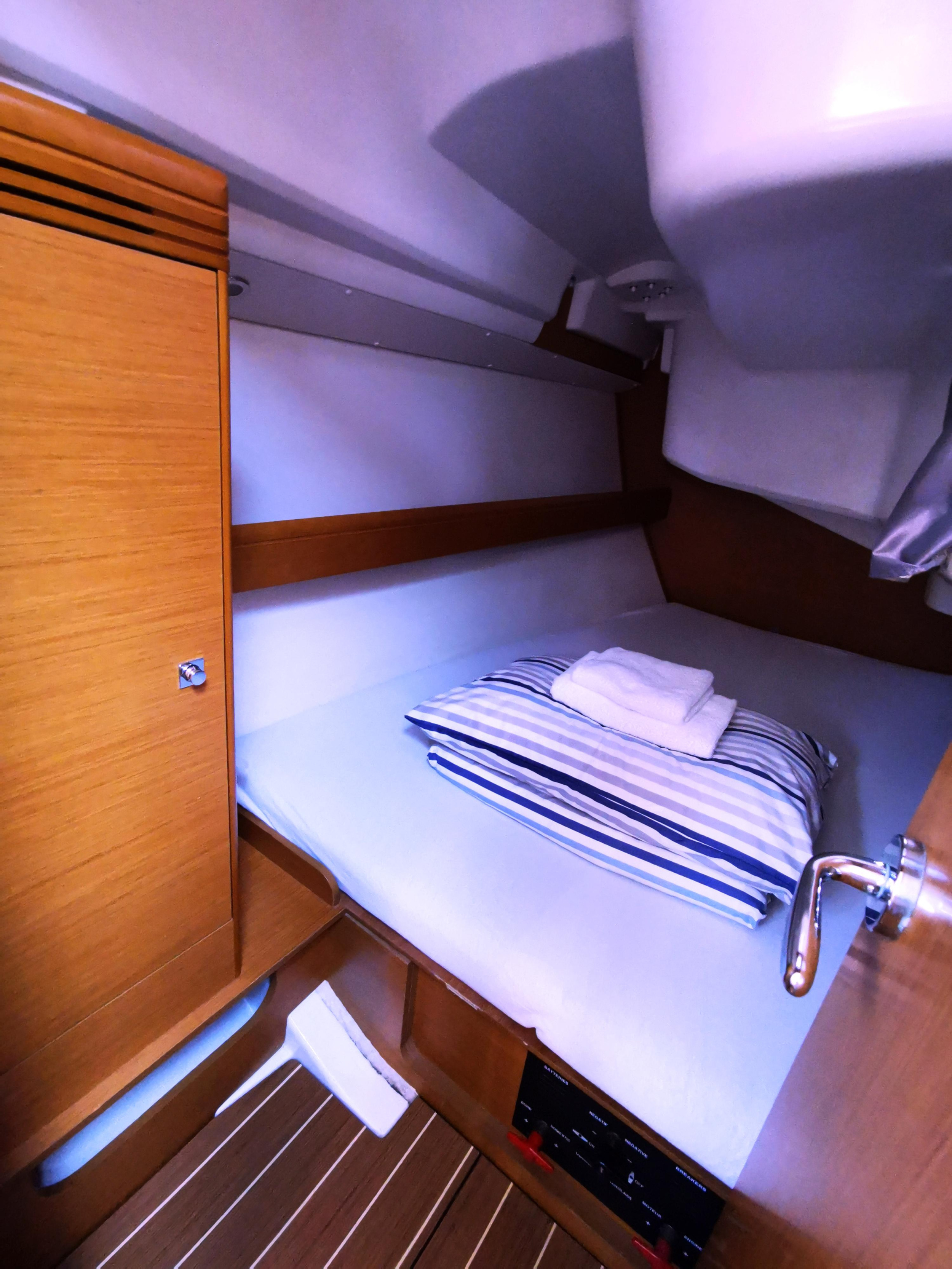 Sun Odyssey 36i — photo 11