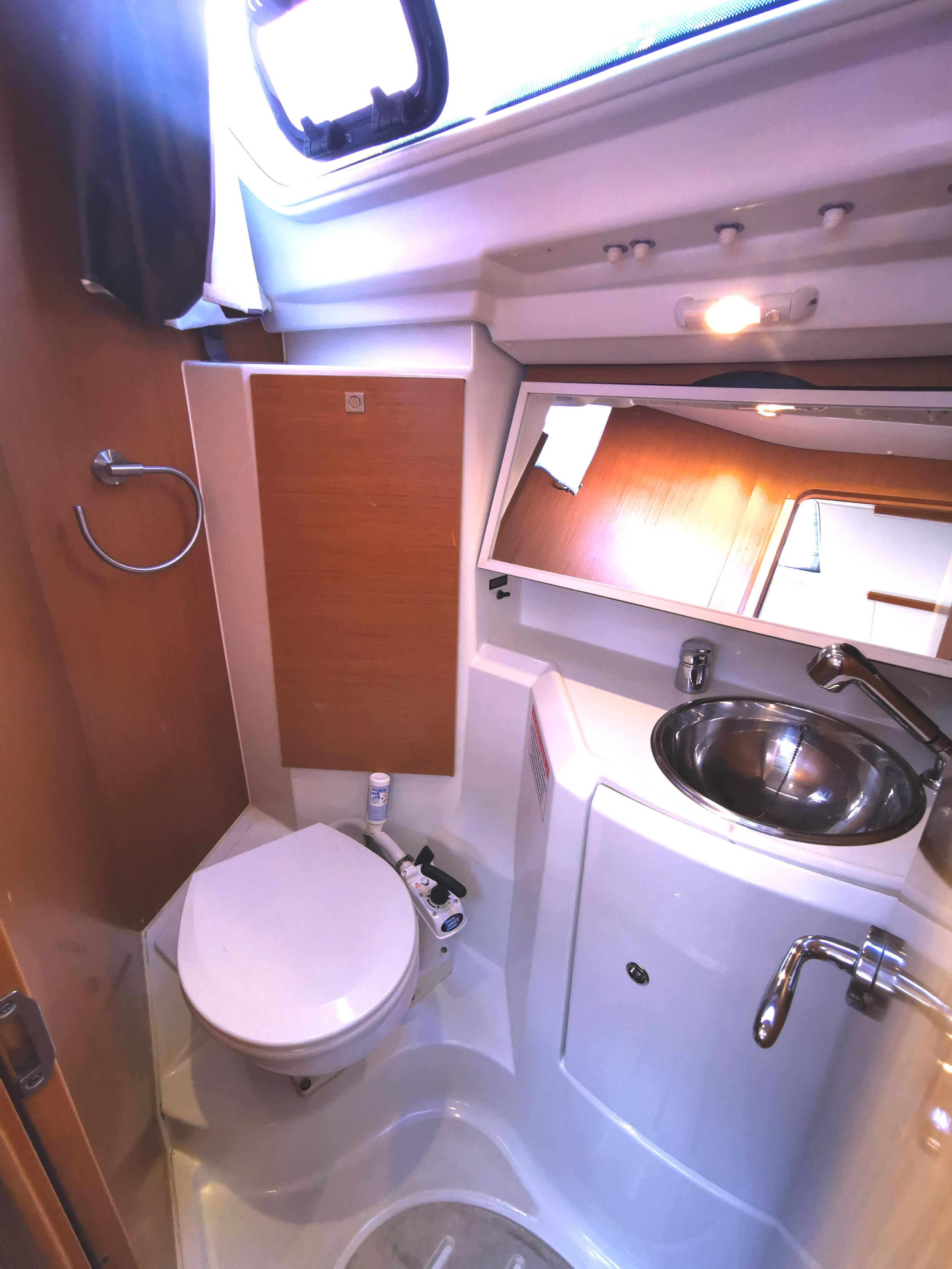 Sun Odyssey 36i — photo 5
