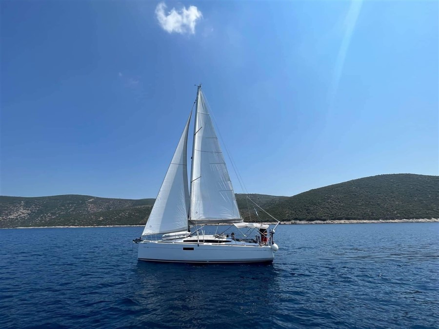 Sun Odyssey 349 — photo 1