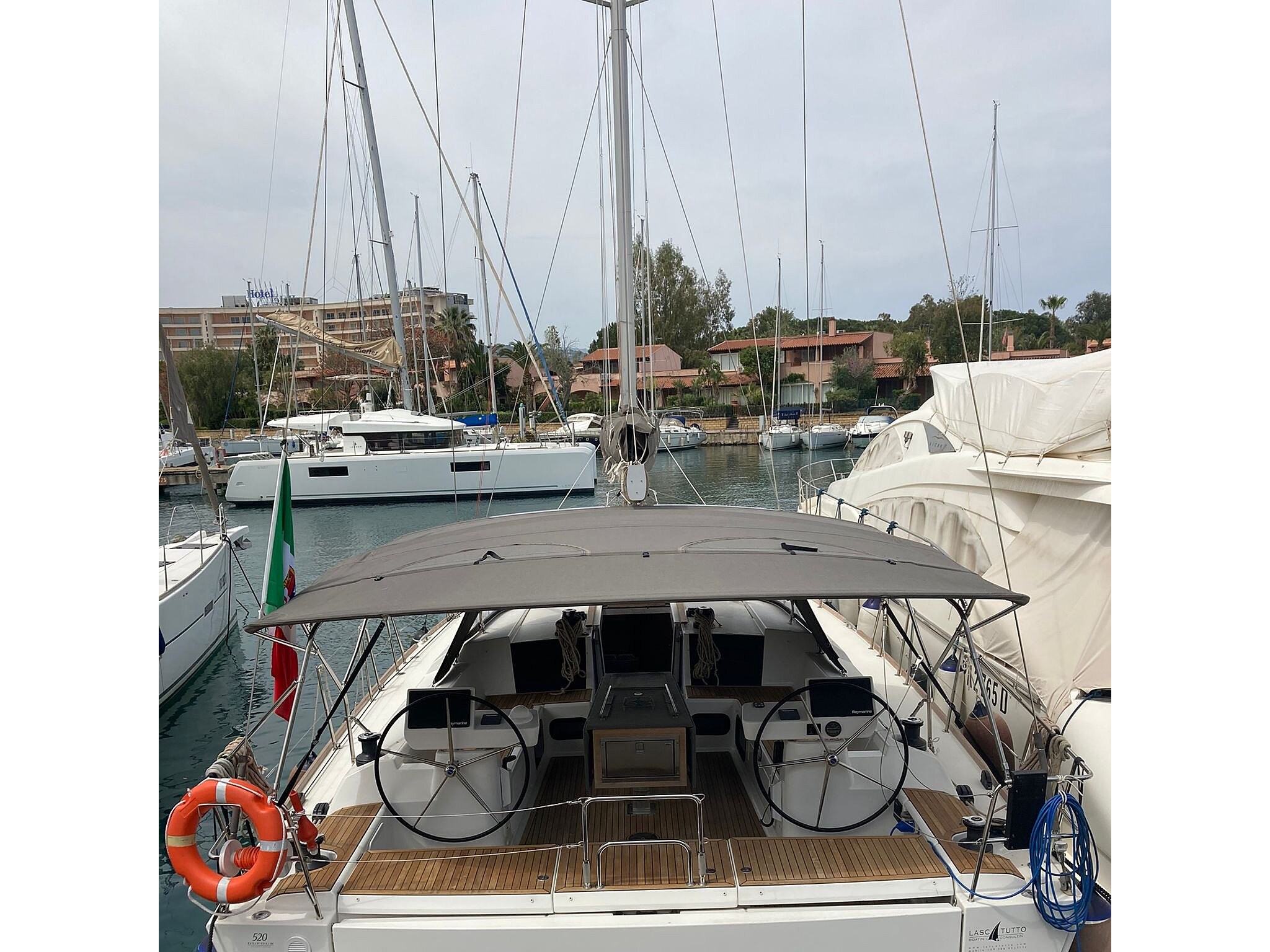 Dufour 520 Grand Large — photo 1