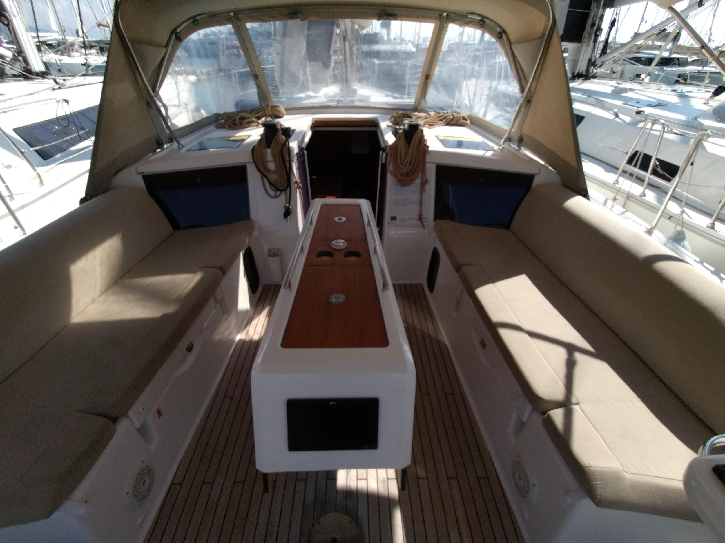 Dufour 430 — photo 34