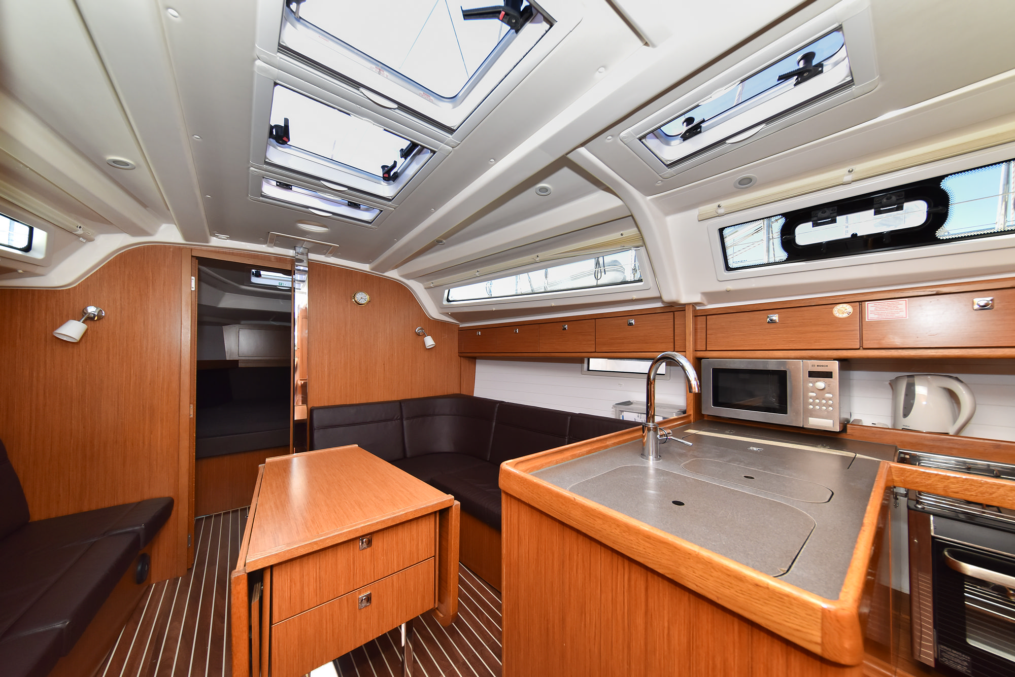 Bavaria 37 — photo 59