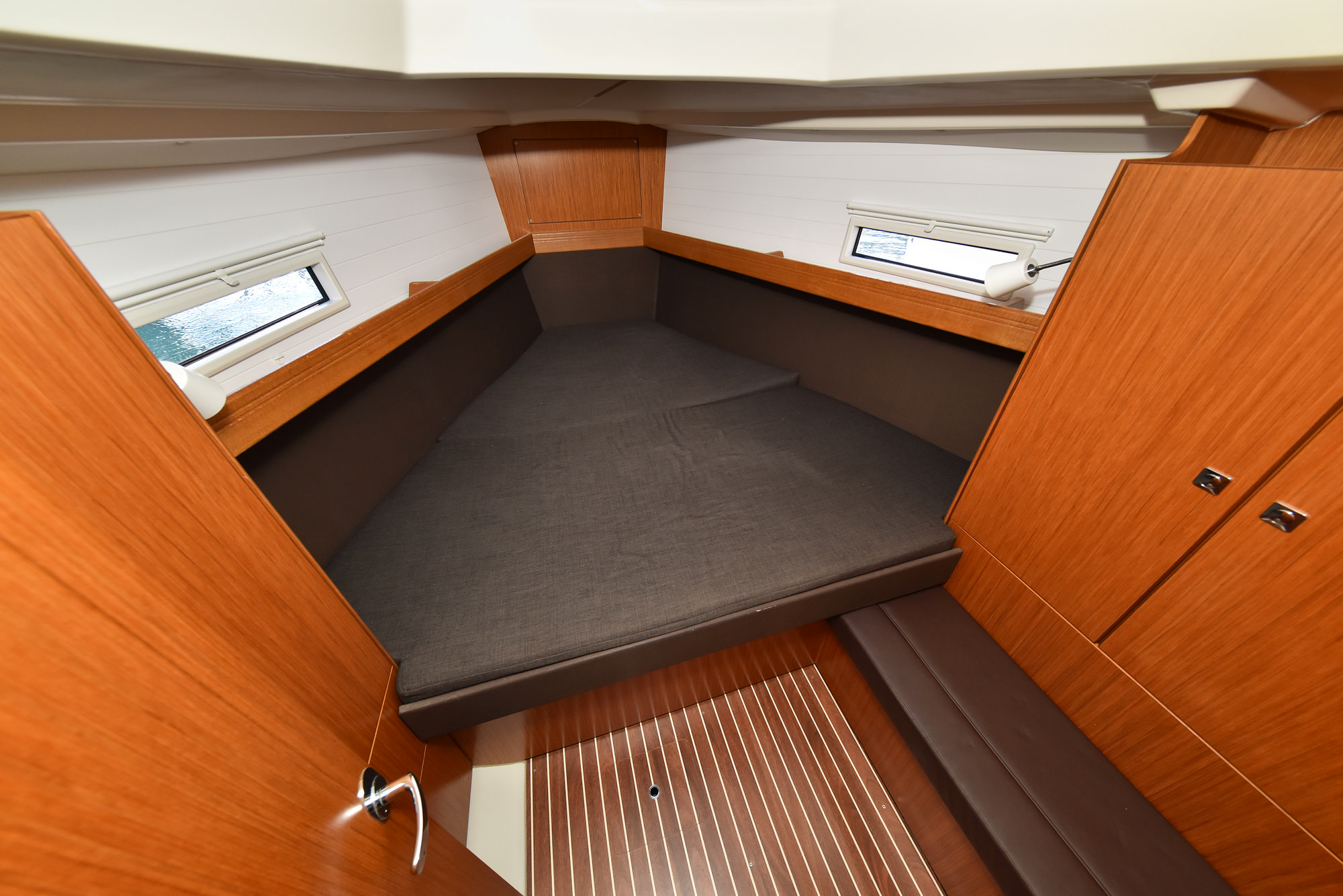 Bavaria 37 — photo 71