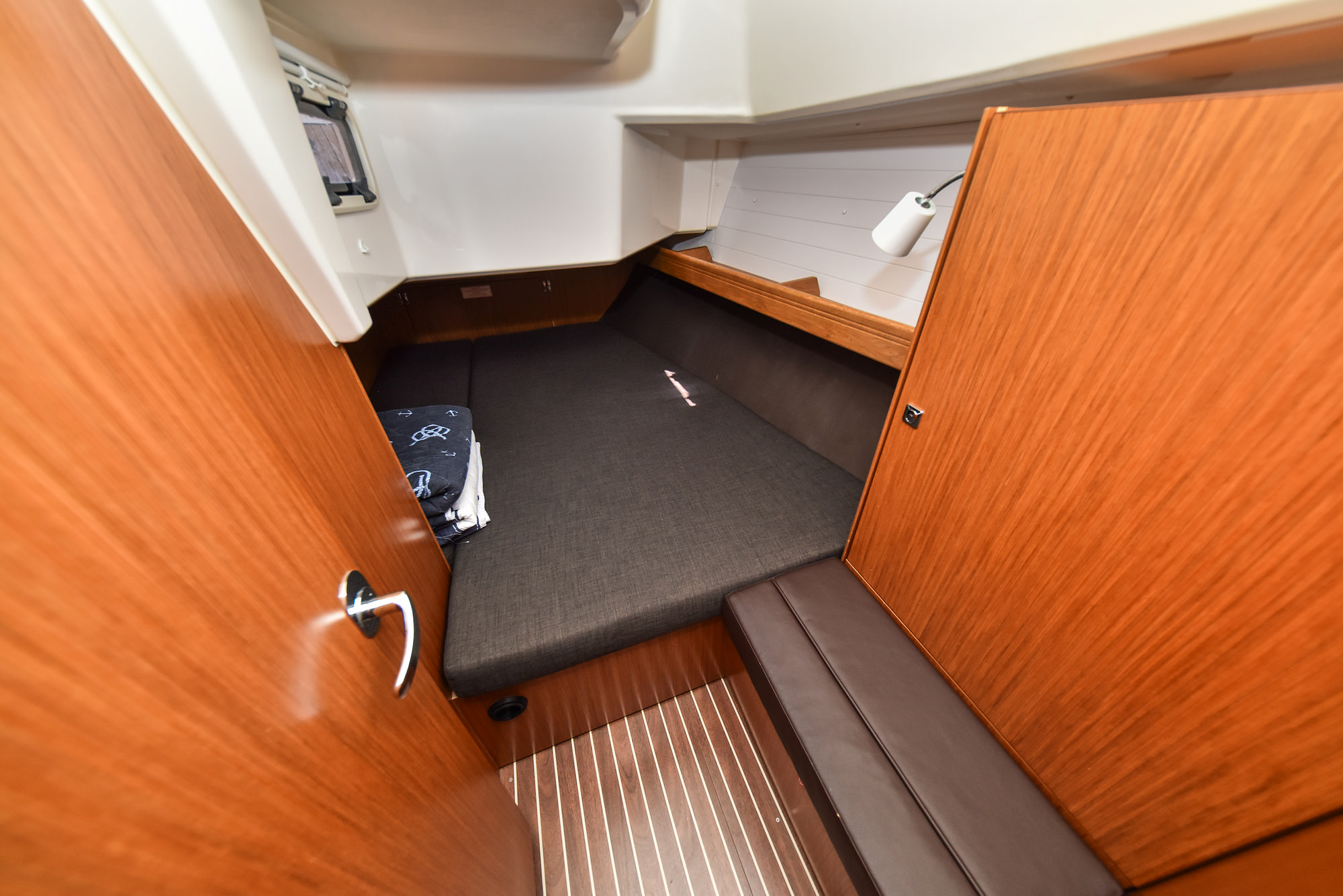Bavaria 37 — photo 14