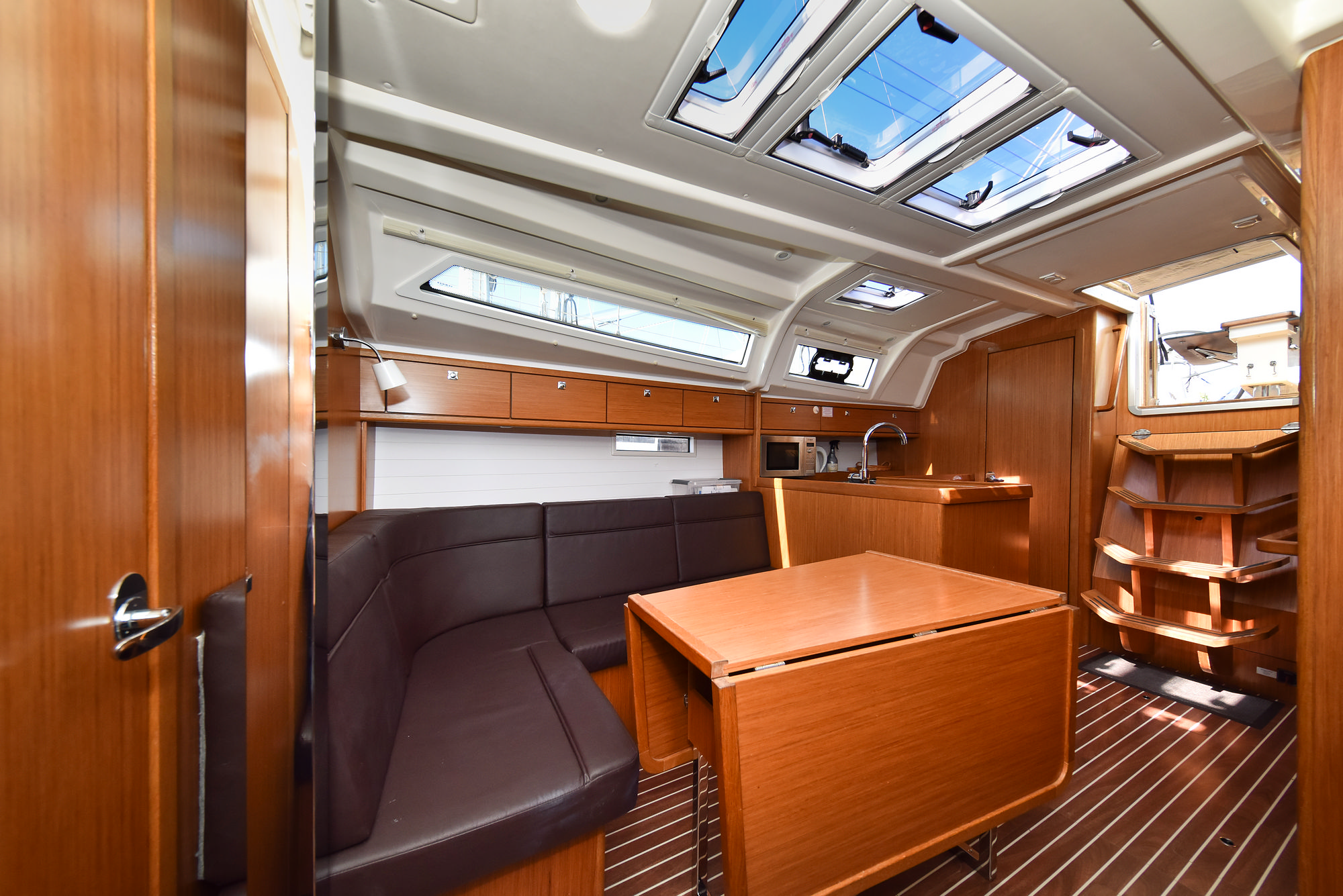 Bavaria 37 — photo 32
