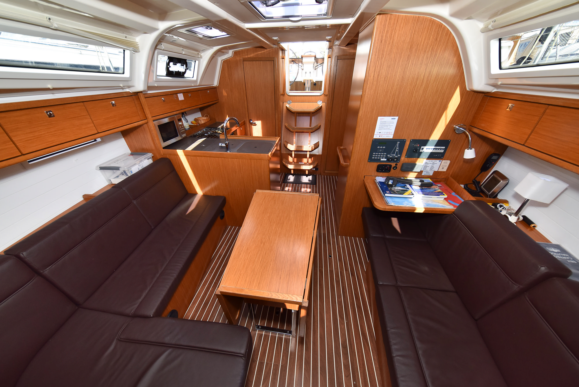 Bavaria 37 — photo 63